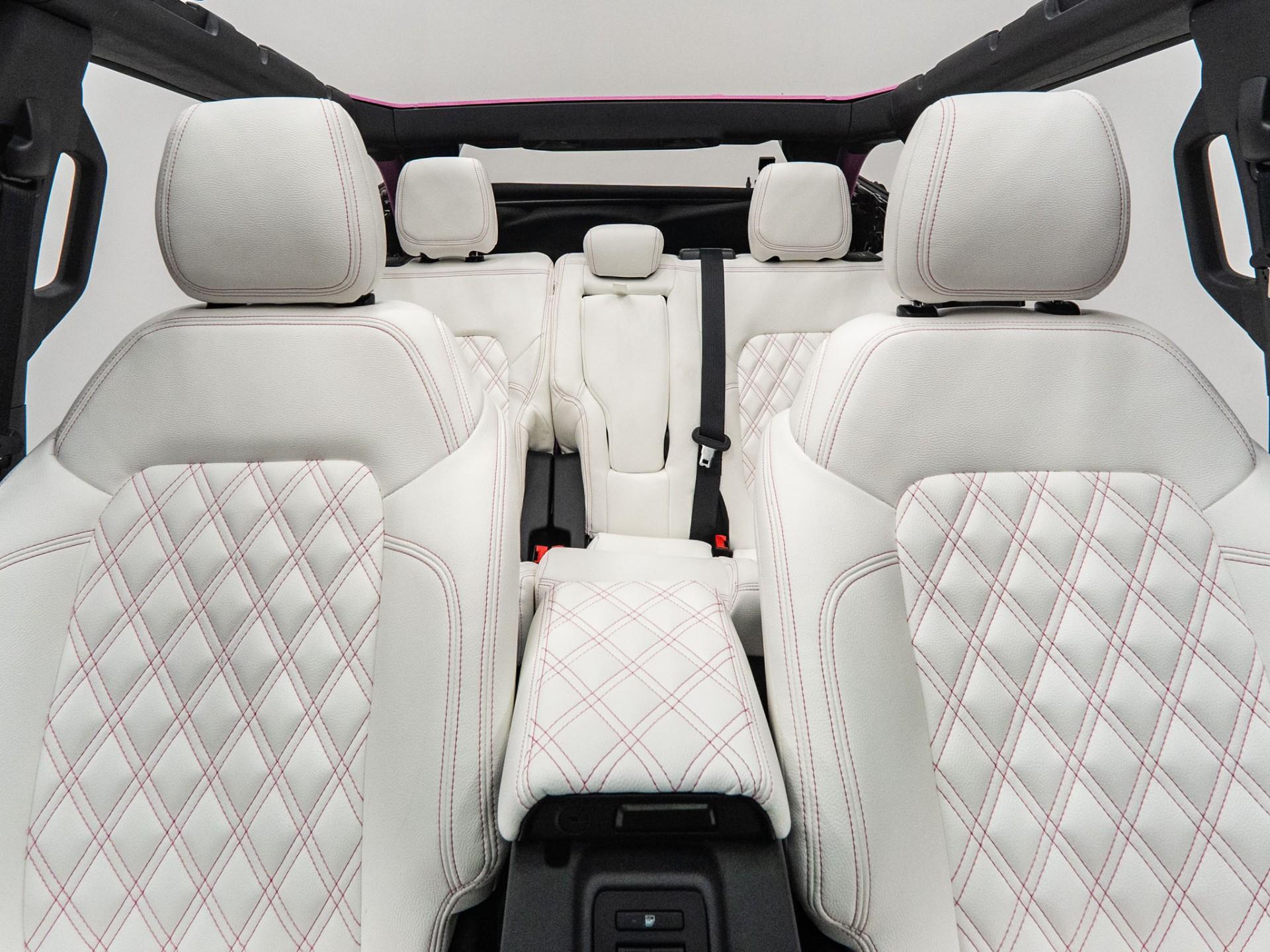 2025 FORD BRONCO 4X4 in Pink, photo 5 of 57
