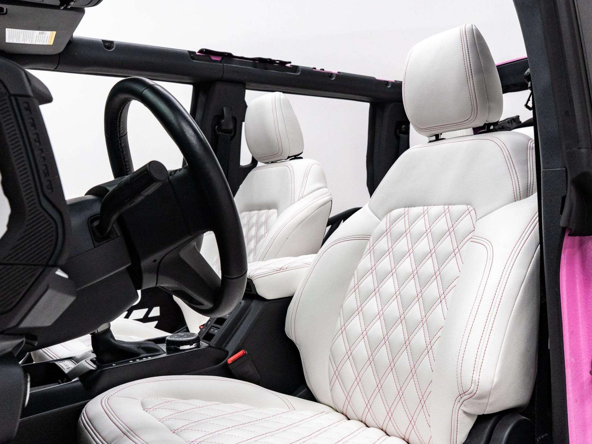 2025 FORD BRONCO 4X4 in Pink, photo 32 of 57
