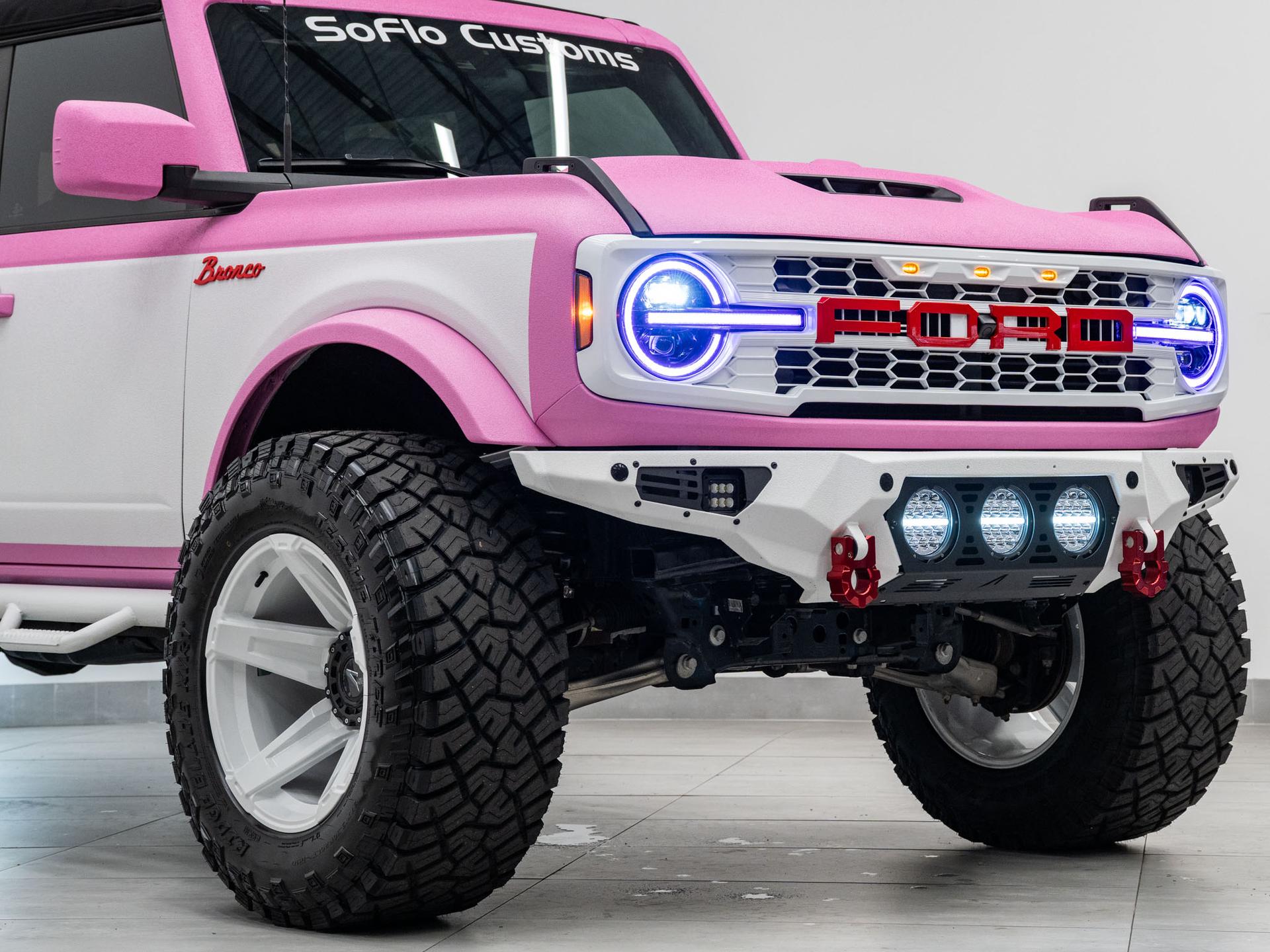 2025 FORD BRONCO 4X4 in Pink, photo 7 of 57