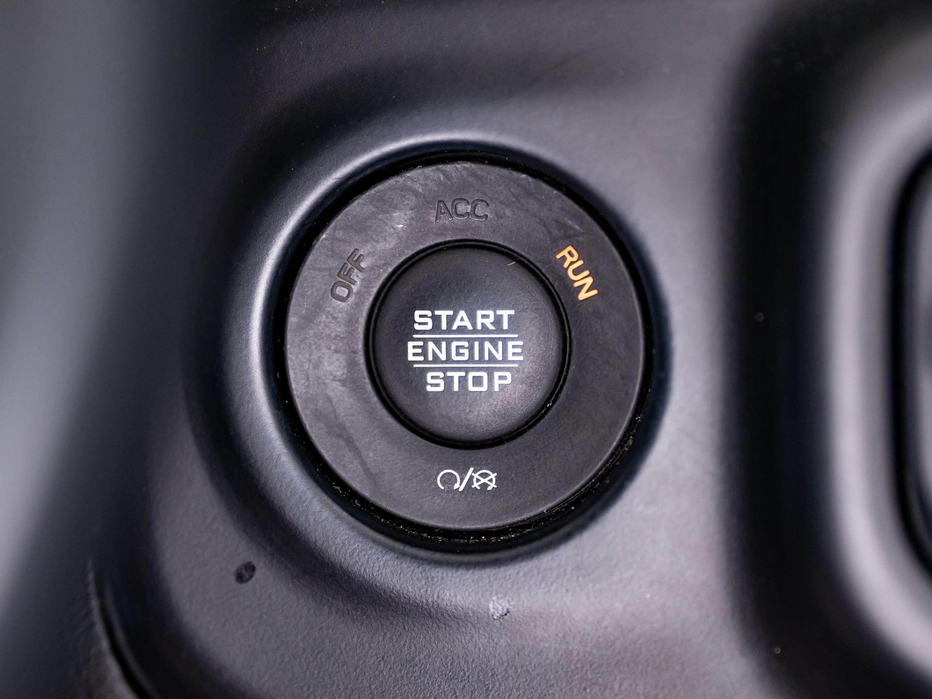 2020 JEEP WRANGLER 4X4 in Pink, photo 55 of 55