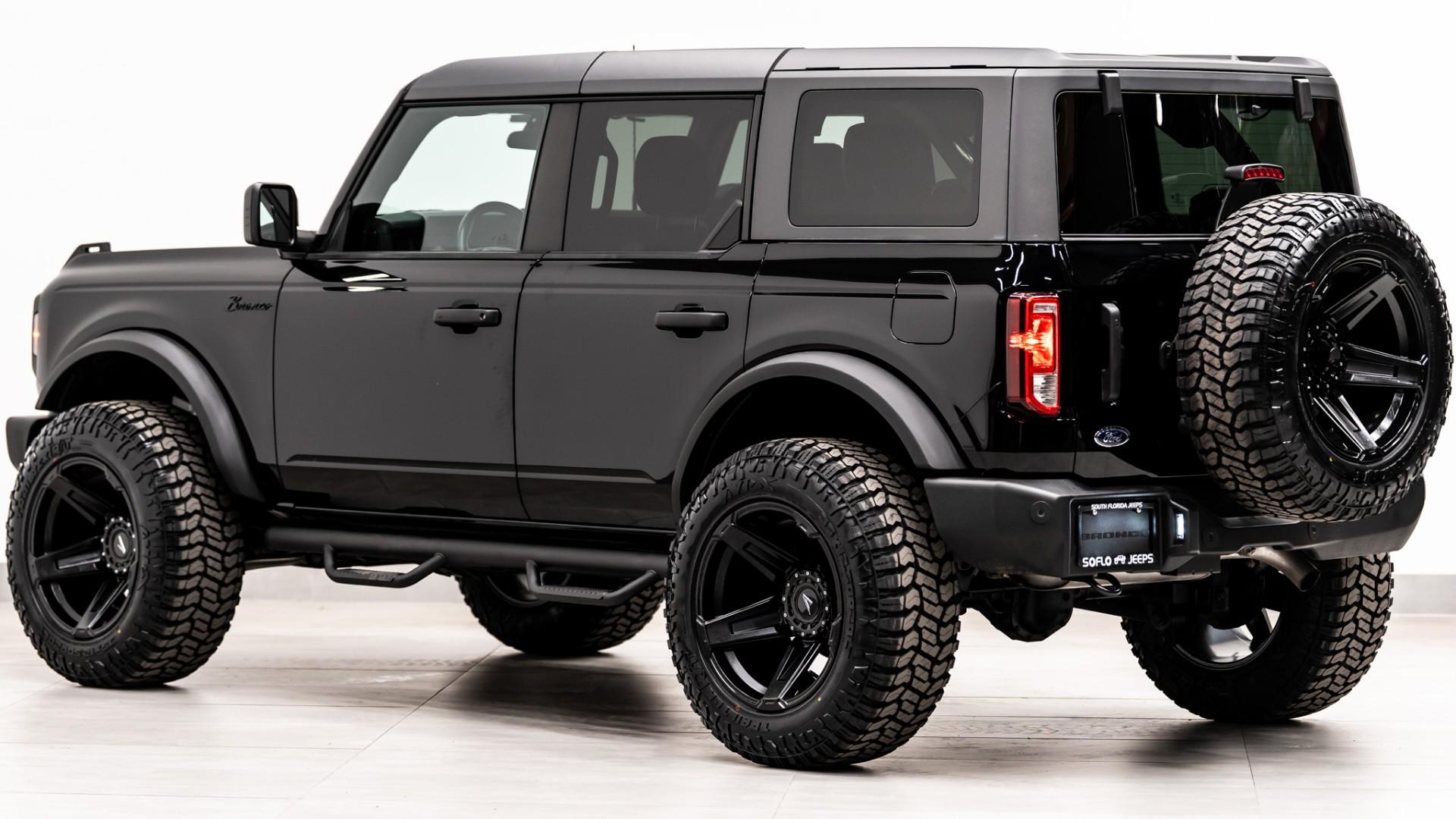 2025 FORD BRONCO 4X4 in Black, photo 10 of 46