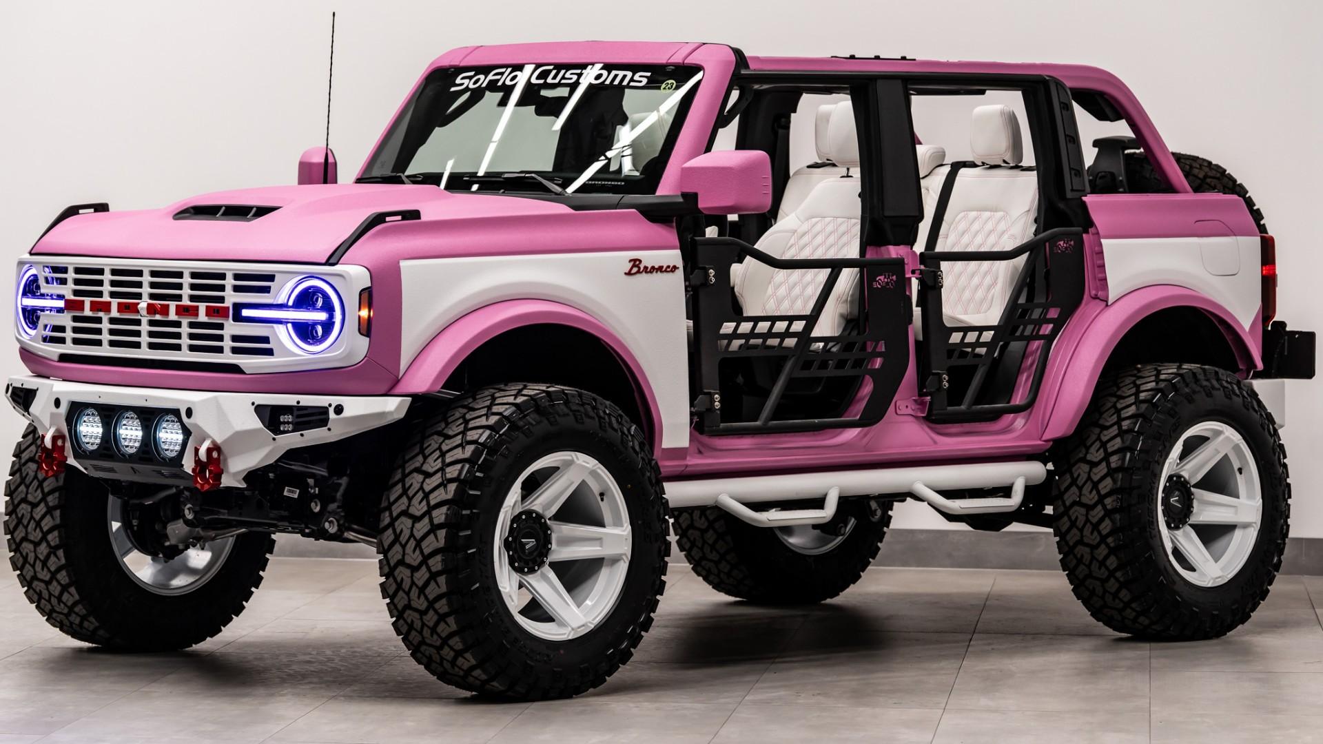 2024 FORD BRONCO 4X4 in Pink, photo 2 of 57