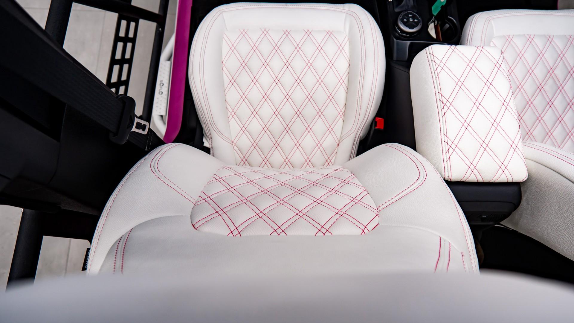 2024 FORD BRONCO 4X4 in Pink, photo 22 of 57