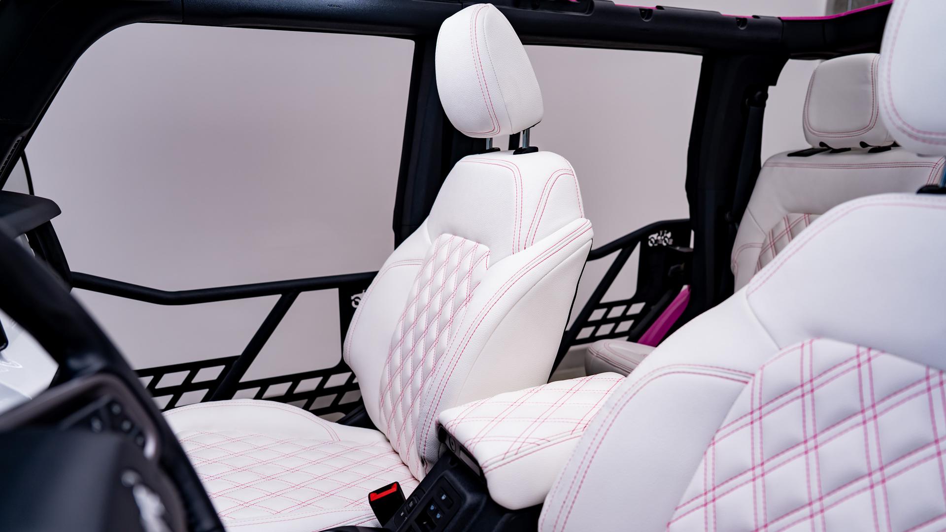 2024 FORD BRONCO 4X4 in Pink, photo 24 of 57