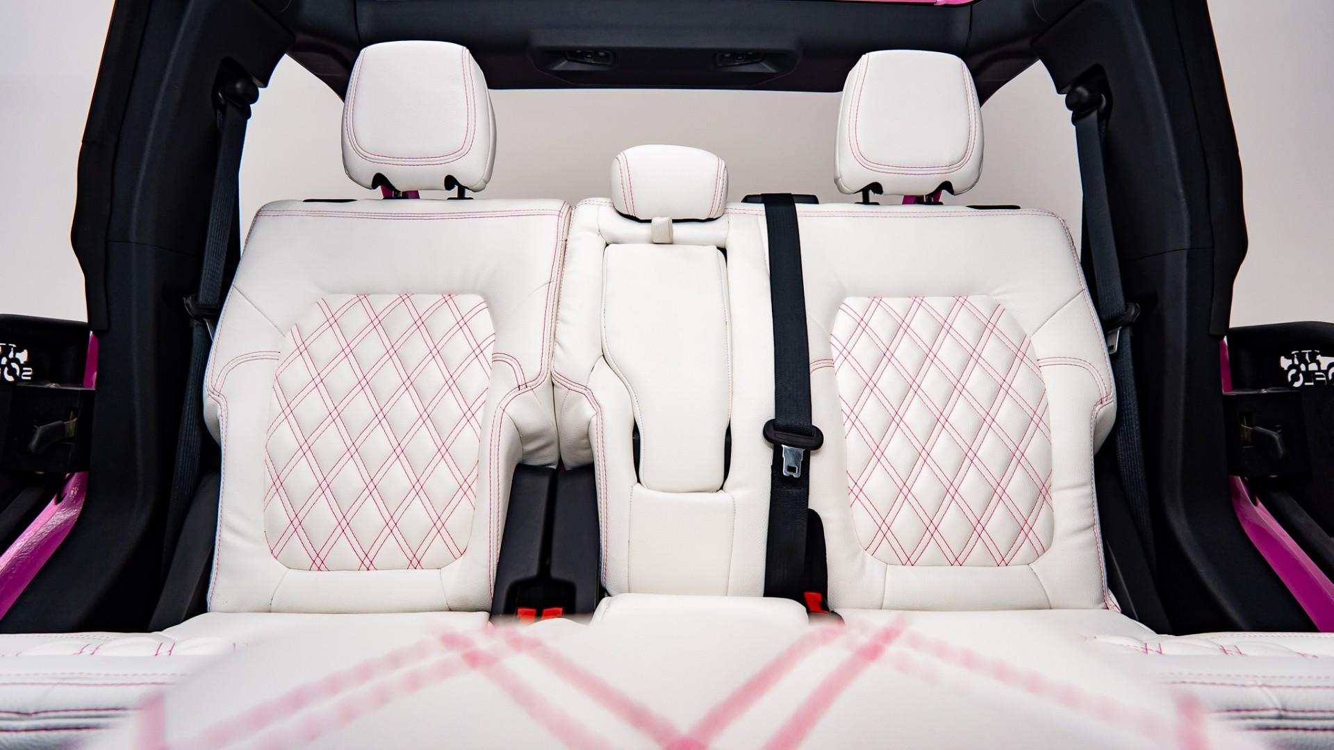 2024 FORD BRONCO 4X4 in Pink, photo 27 of 57