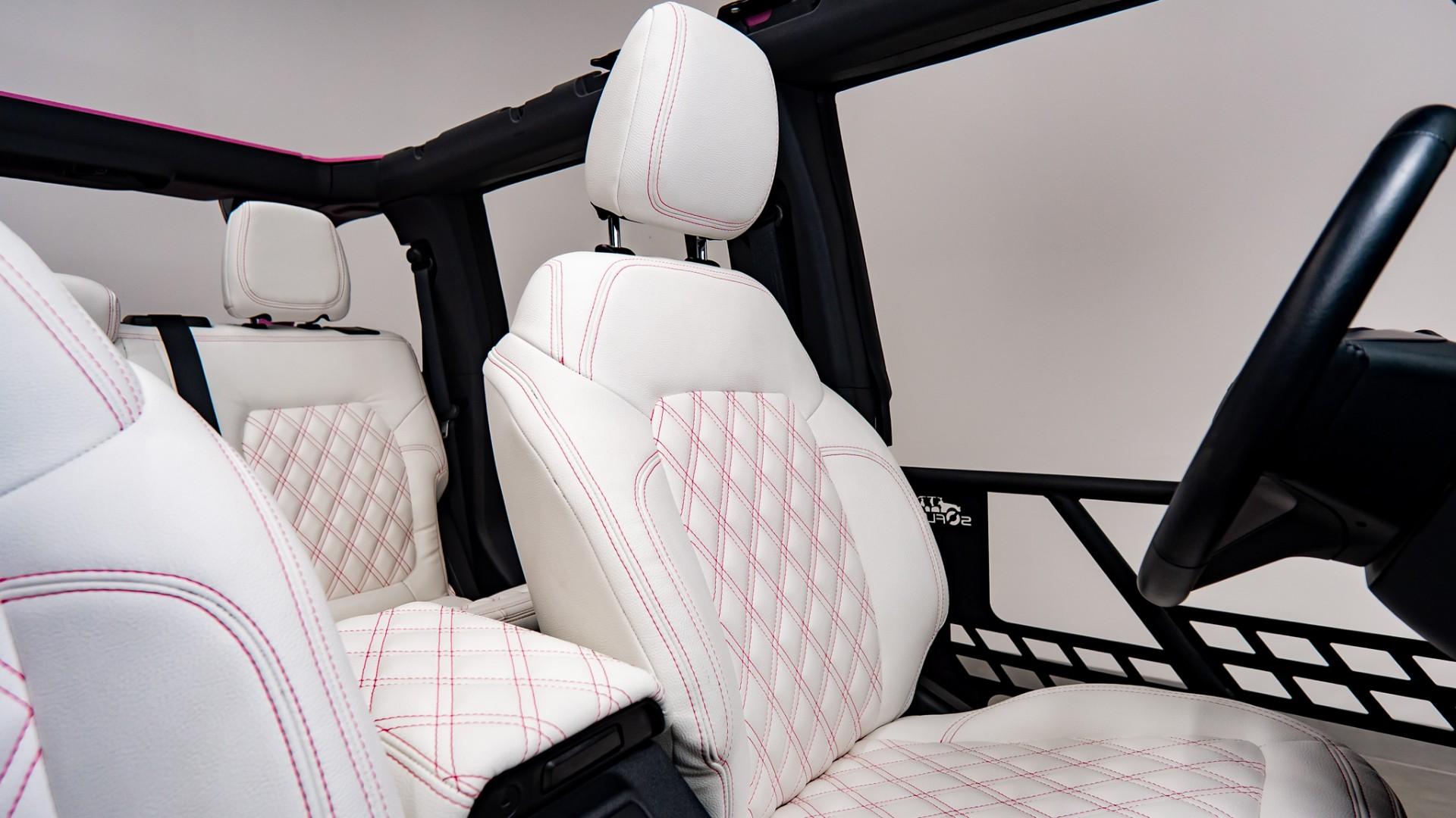 2024 FORD BRONCO 4X4 in Pink, photo 28 of 57