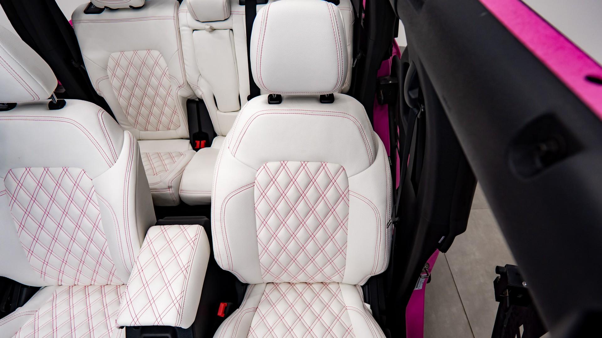 2024 FORD BRONCO 4X4 in Pink, photo 30 of 57