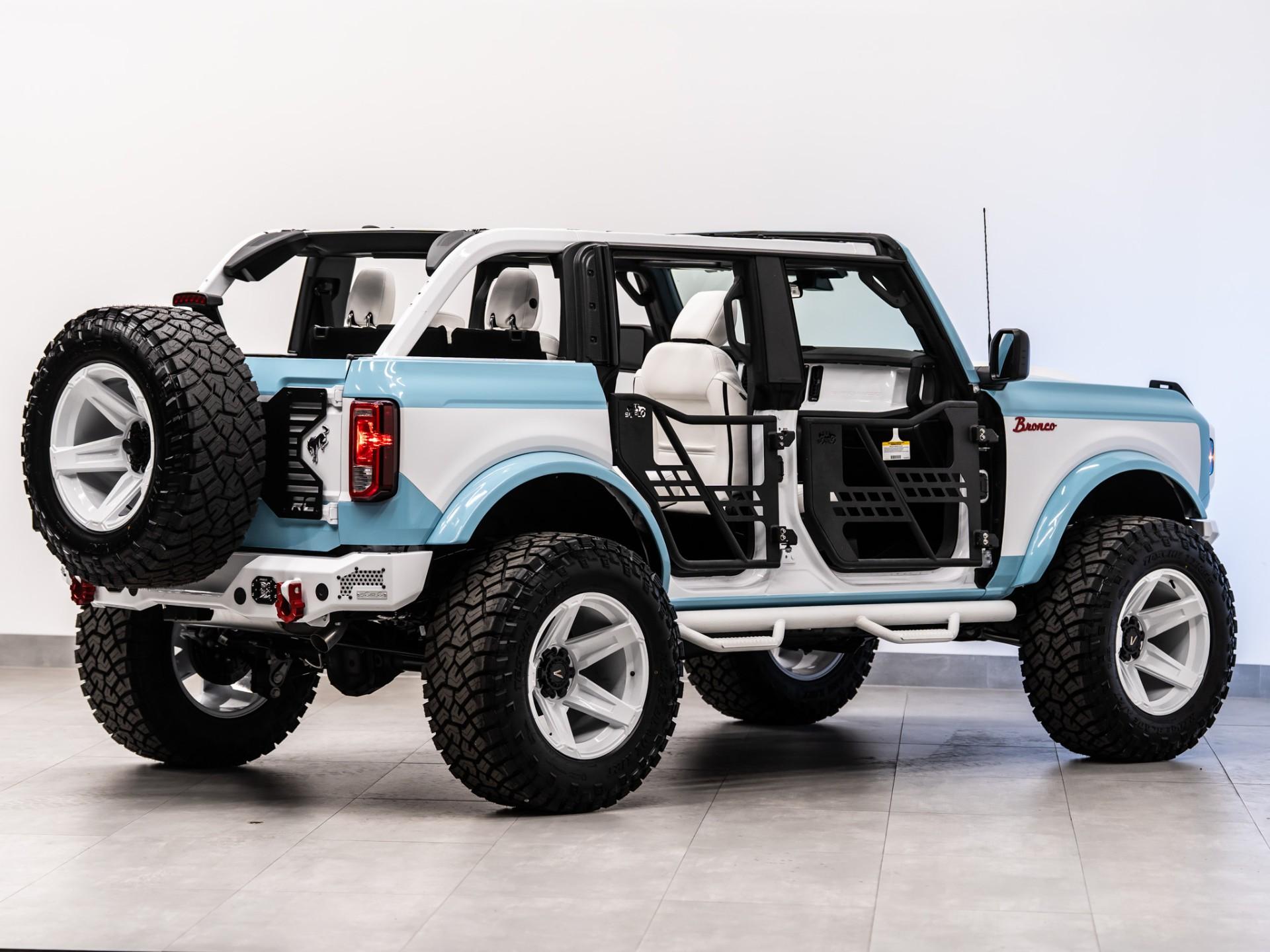 2026 FORD BRONCO 4X4 in Baby Blue, photo 18 of 58