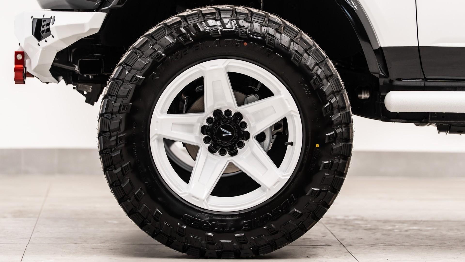 2026 FORD BRONCO 4X4 in Black, photo 23 of 59