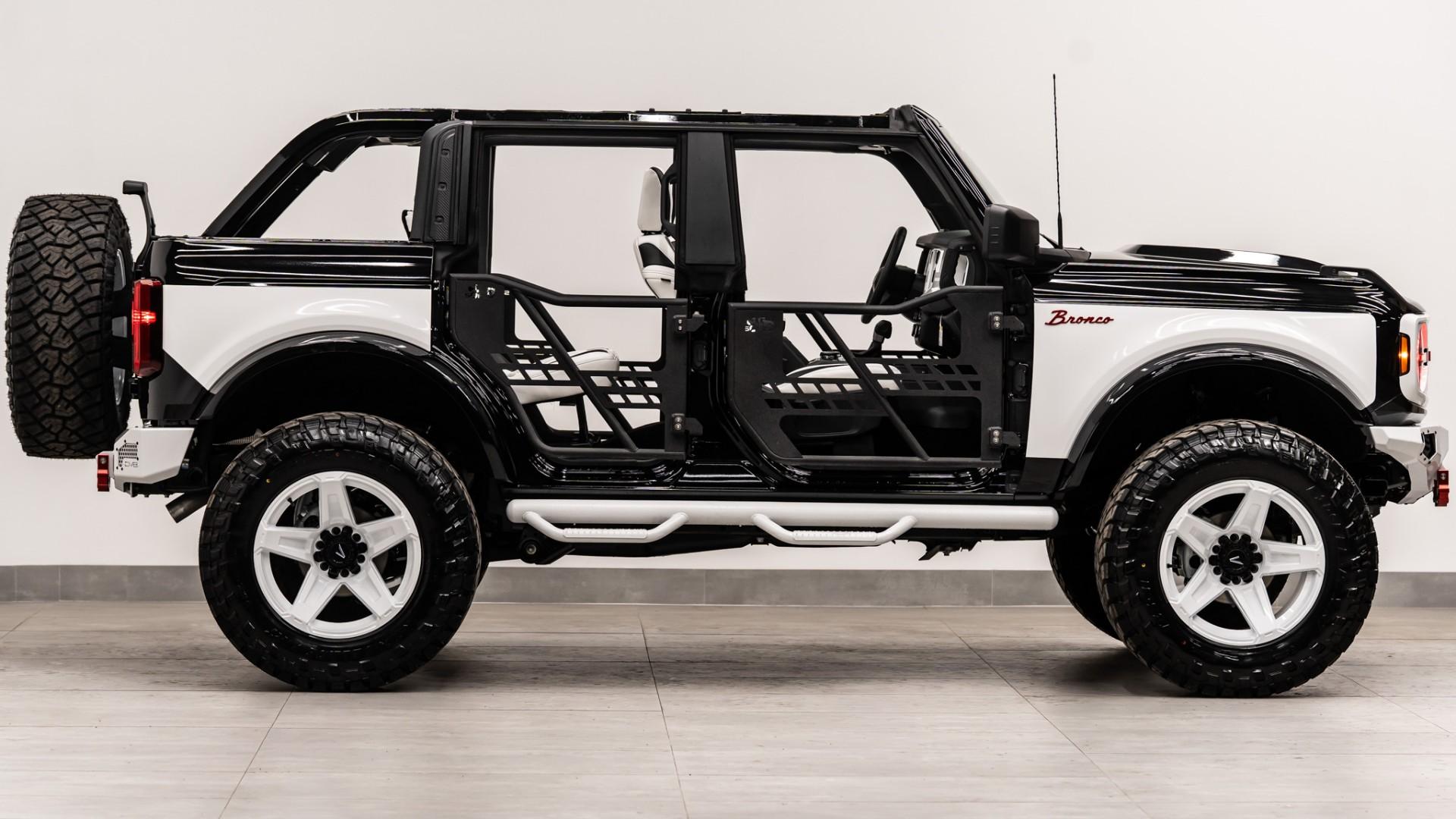 2026 FORD BRONCO 4X4 in Black, photo 18 of 59