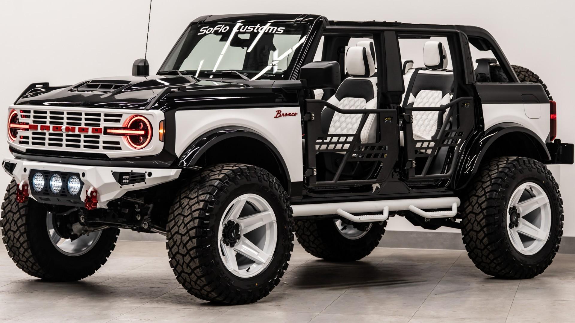 2026 FORD BRONCO 4X4 in Black, photo 3 of 5