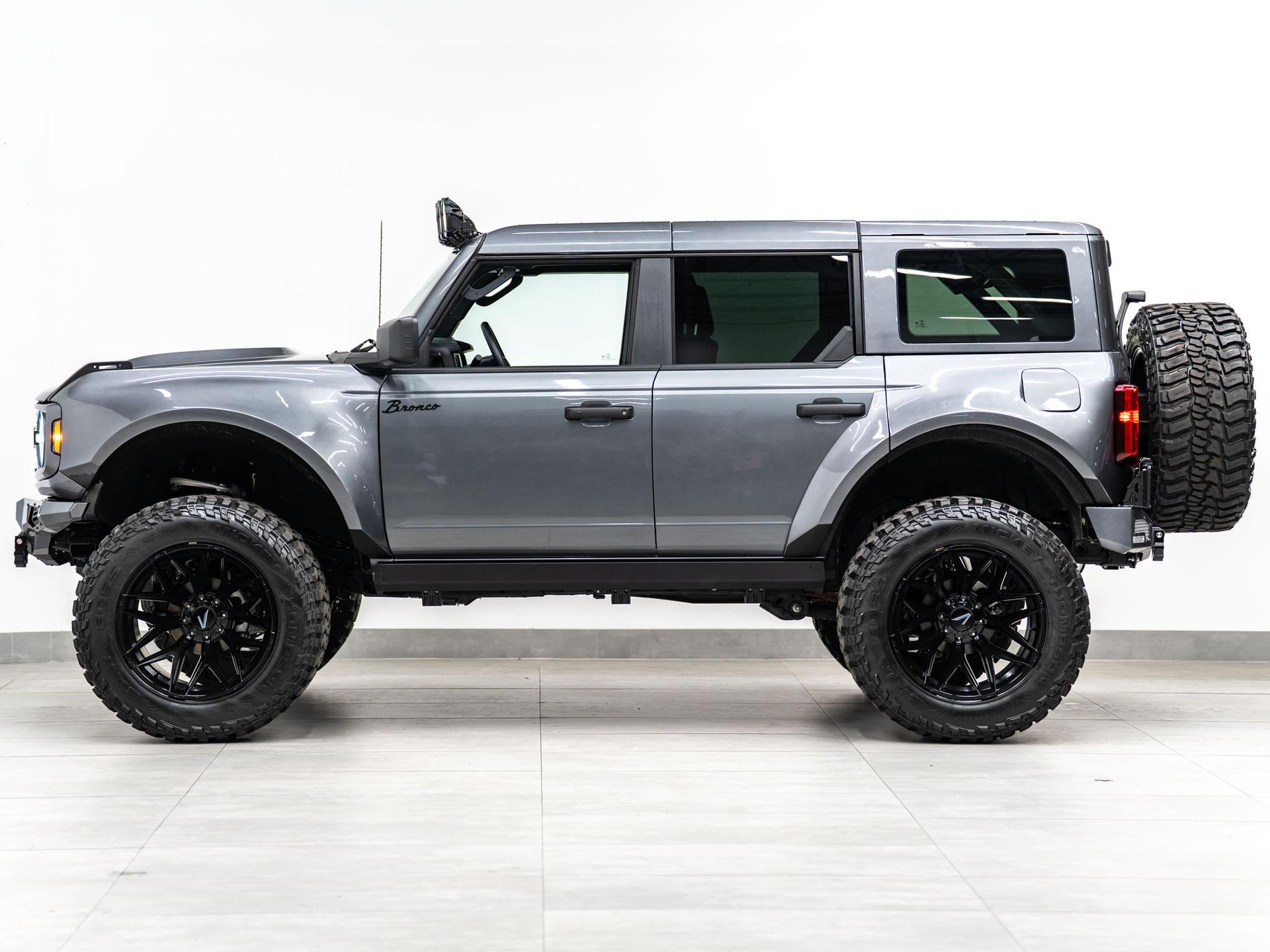 2026 FORD BRONCO 4X4 in Carbonized Gray Metallic, photo 14 of 59