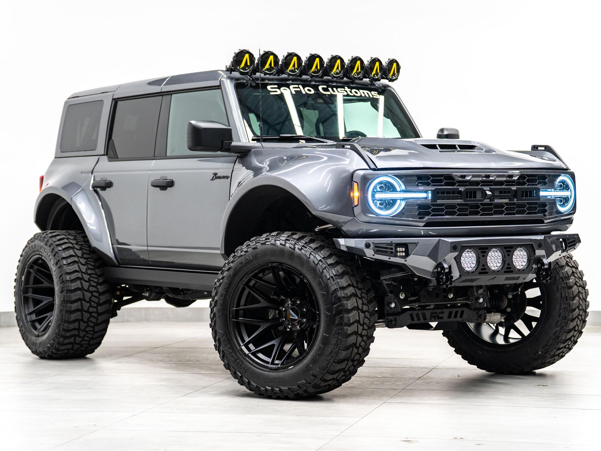 2026 FORD BRONCO 4X4 in Carbonized Gray Metallic, photo 3 of 5