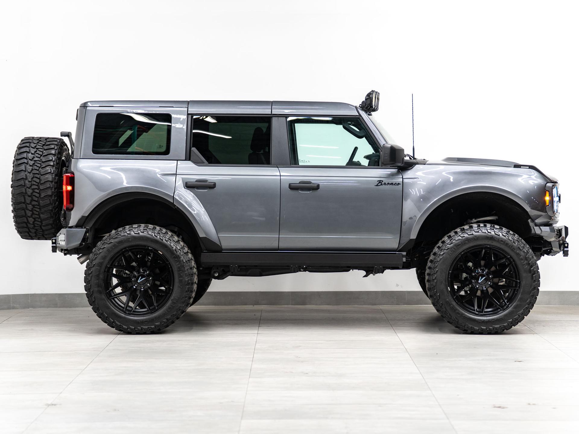 2026 FORD BRONCO 4X4 in Carbonized Gray Metallic, photo 10 of 59