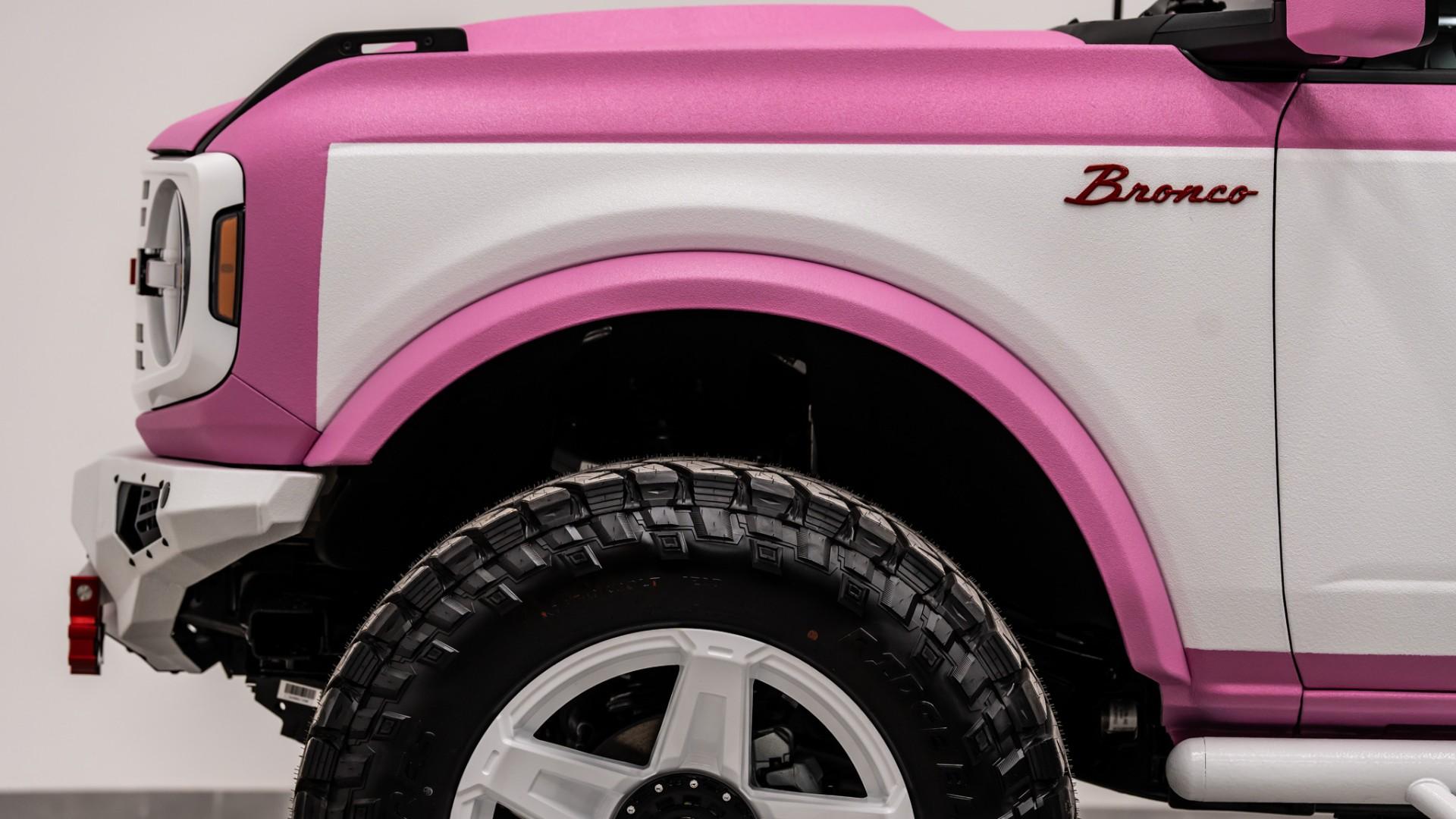 2025 FORD BRONCO 4X4 in Pink, photo 18 of 53