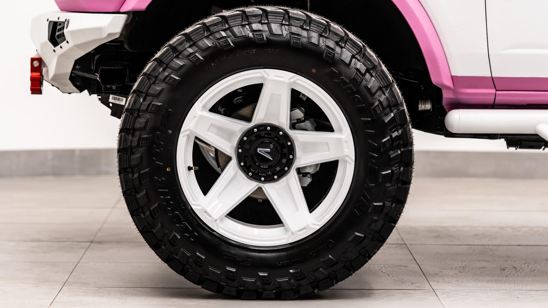 2025 FORD BRONCO 4X4 in Pink, photo 19 of 53