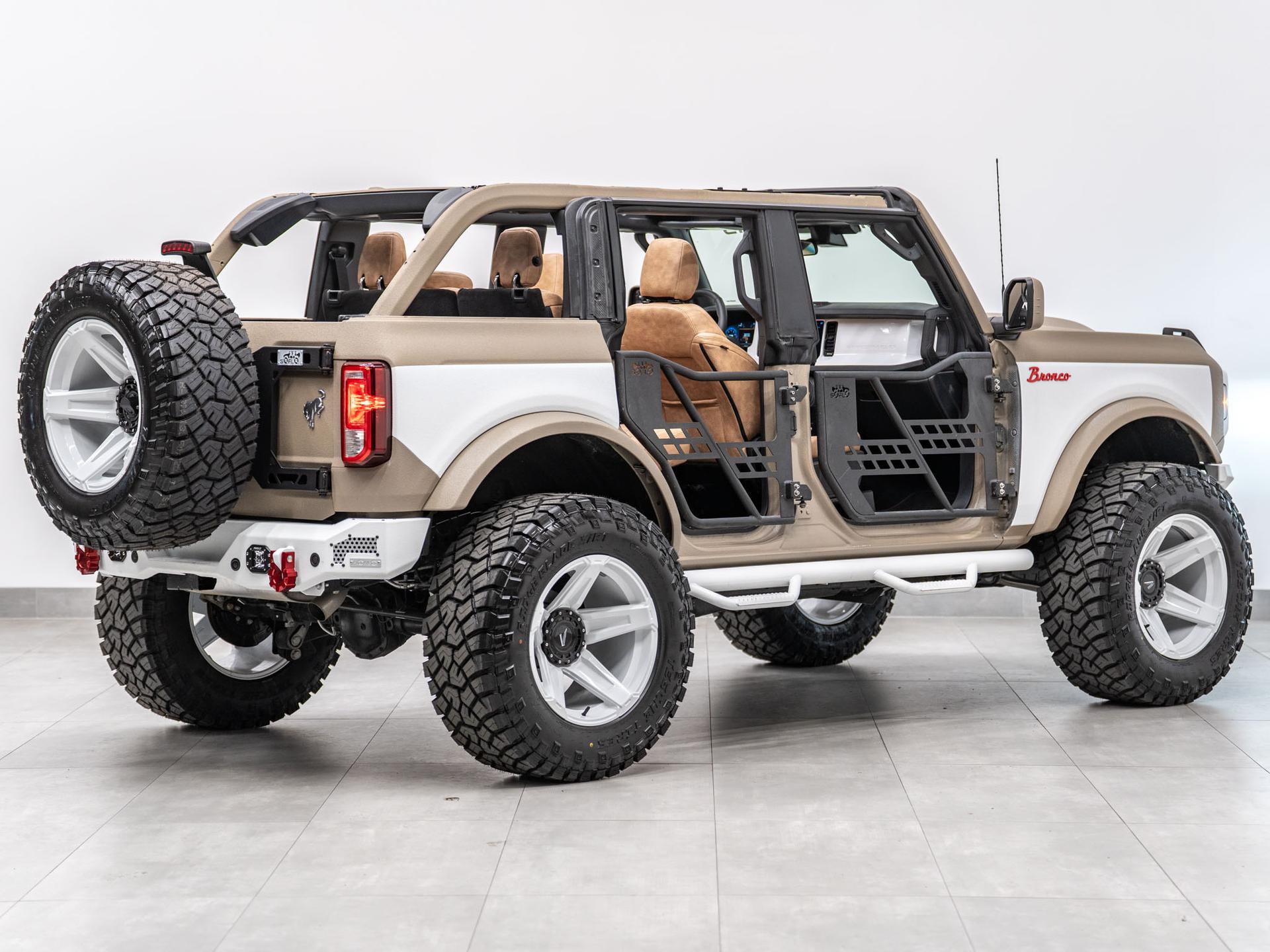2026 FORD BRONCO 4X4 in Tan, photo 31 of 58