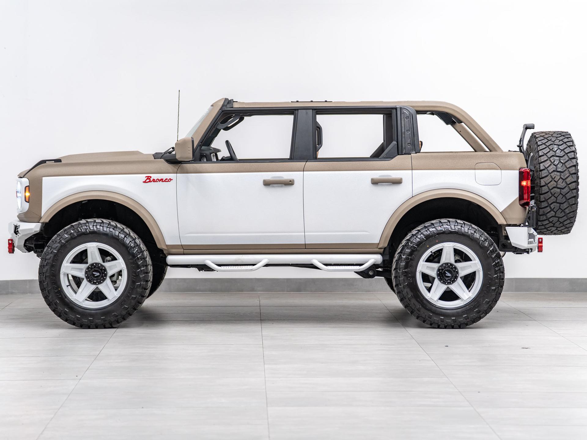 2026 FORD BRONCO 4X4 in Tan, photo 23 of 58