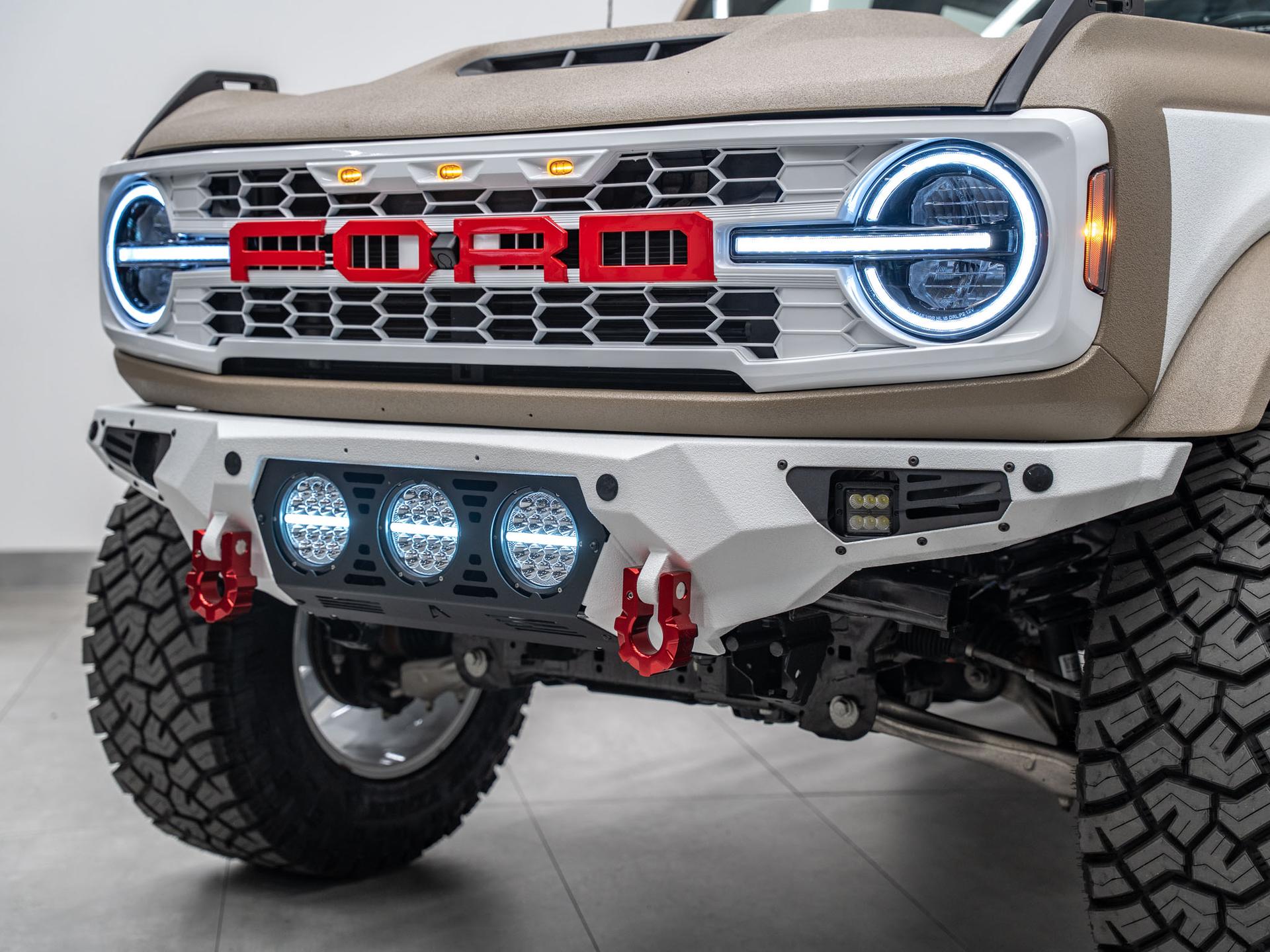 2026 FORD BRONCO 4X4 in Tan, photo 25 of 58