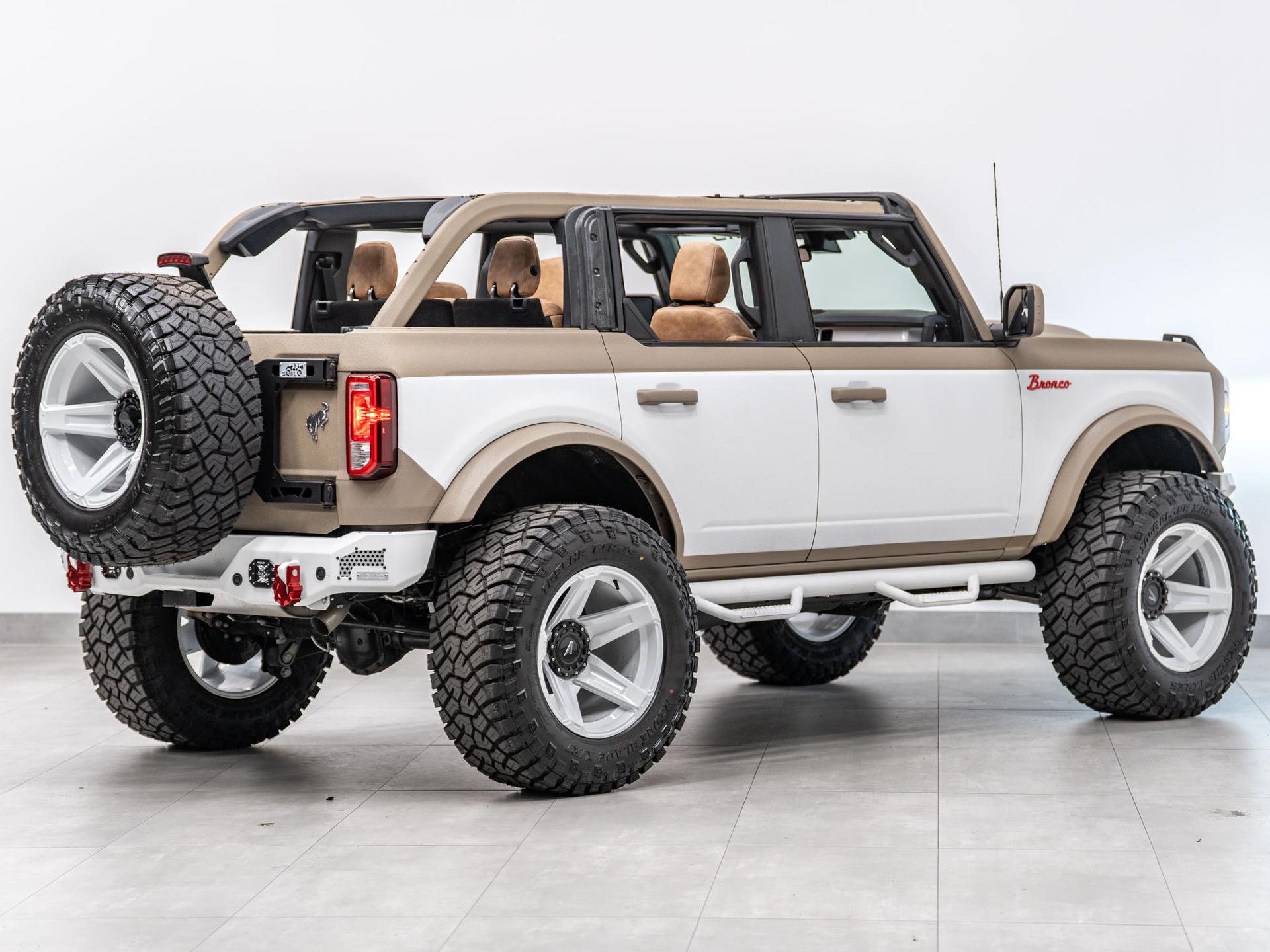 2026 FORD BRONCO 4X4 in Tan, photo 19 of 58