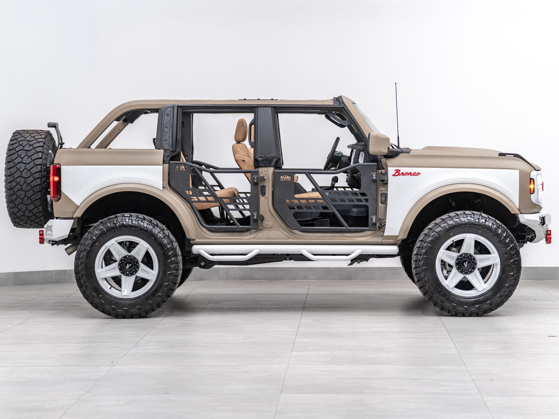 2026 FORD BRONCO 4X4 in Tan, photo 30 of 58