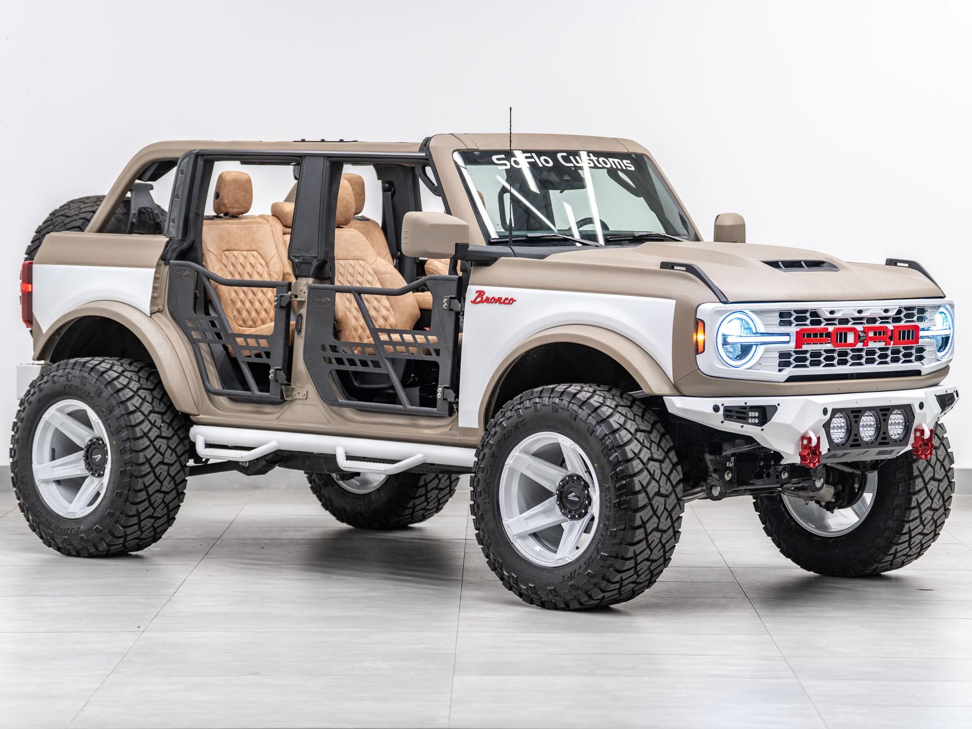2026 FORD BRONCO 4X4 in Tan, photo 29 of 58