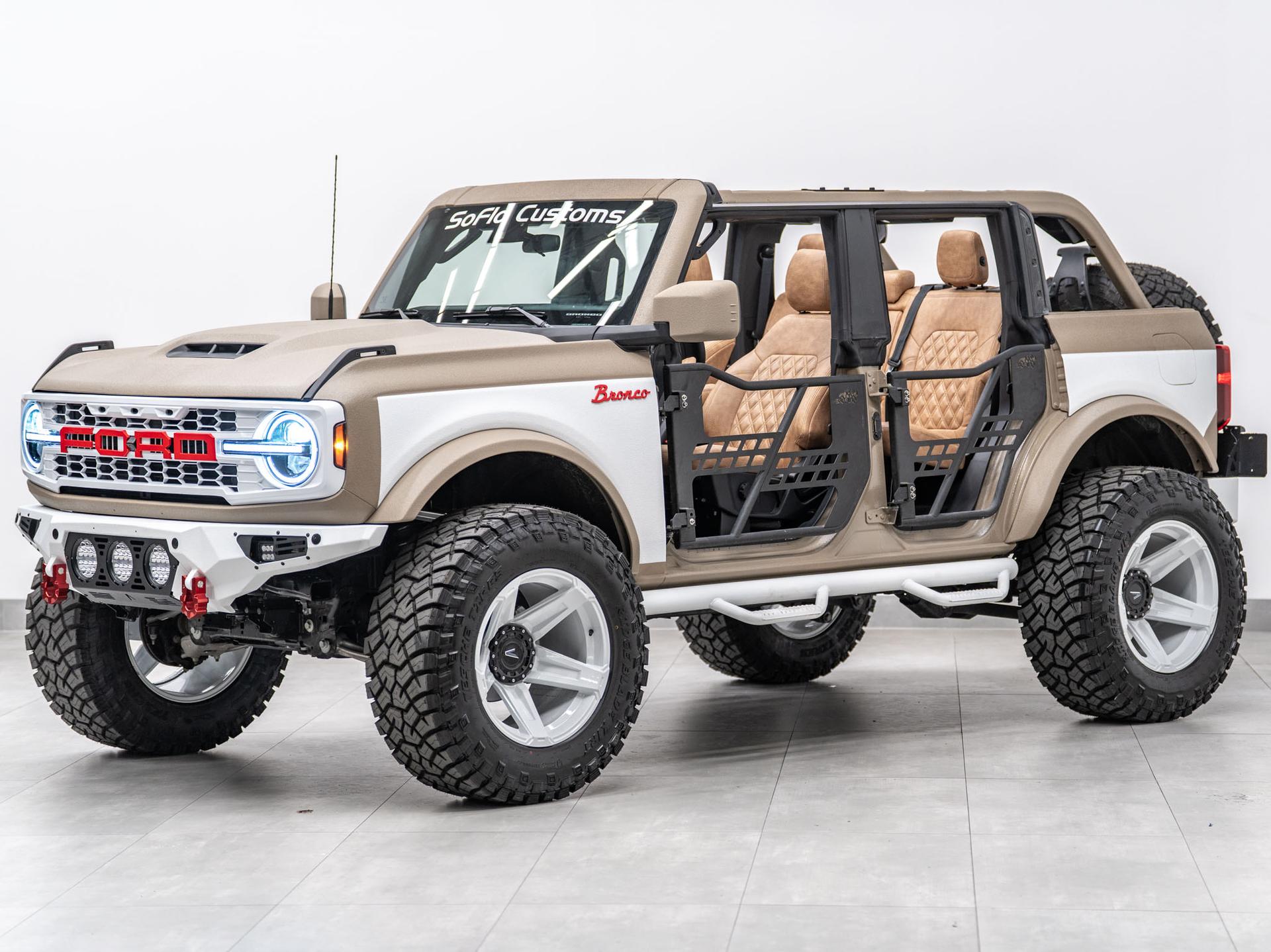 2026 FORD BRONCO 4X4 in Tan, photo 26 of 58