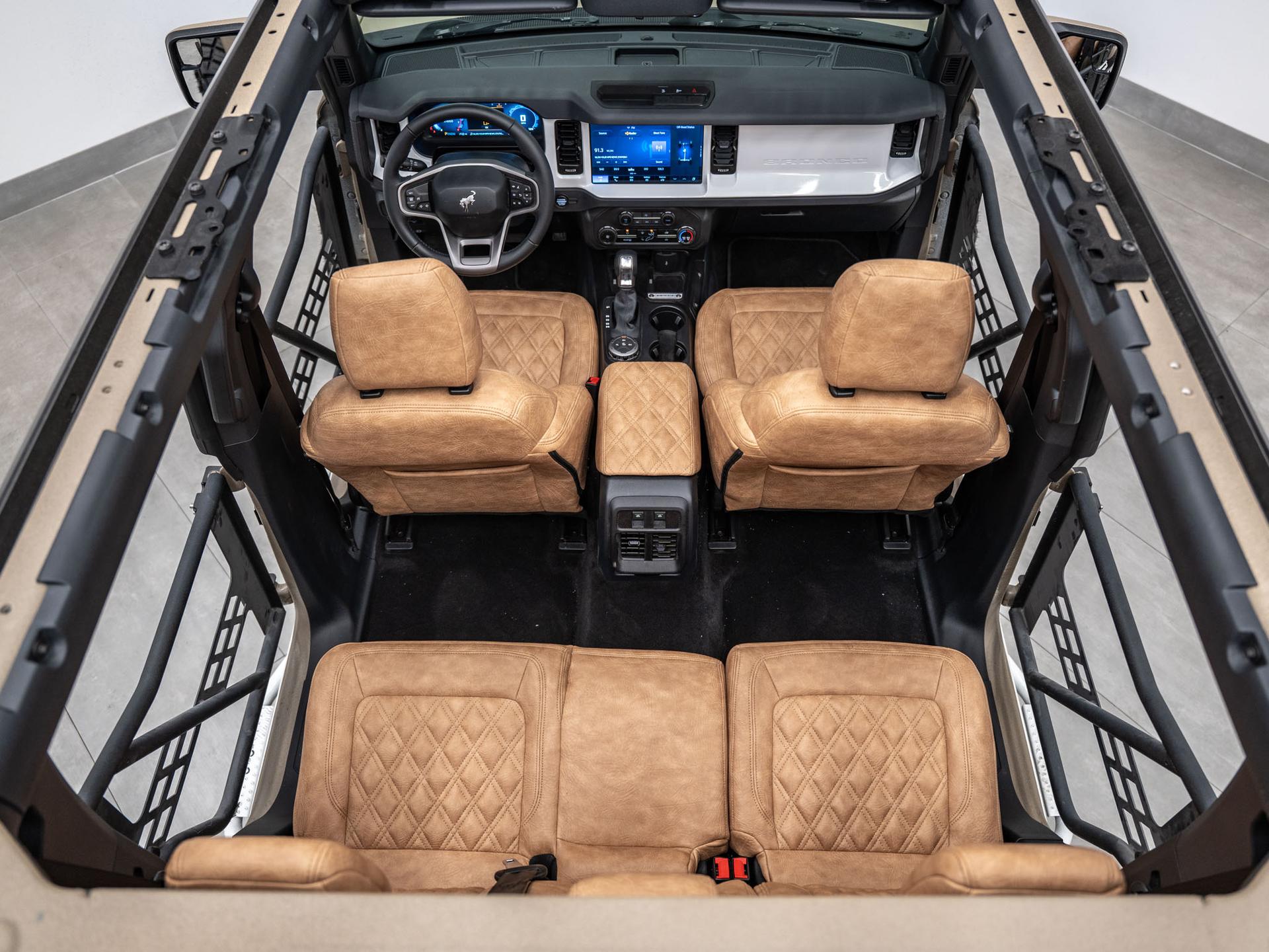 2026 FORD BRONCO 4X4 in Tan, photo 32 of 58