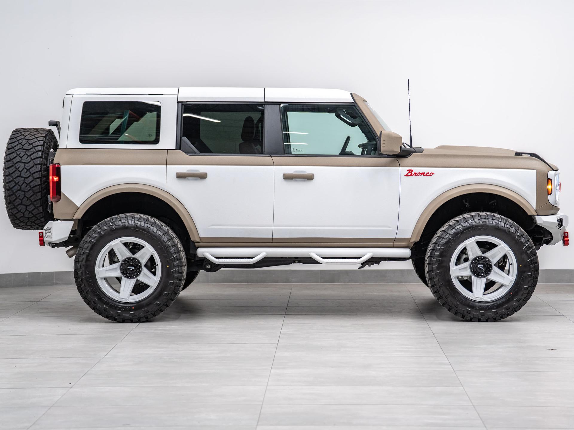2026 FORD BRONCO 4X4 in Tan, photo 13 of 58