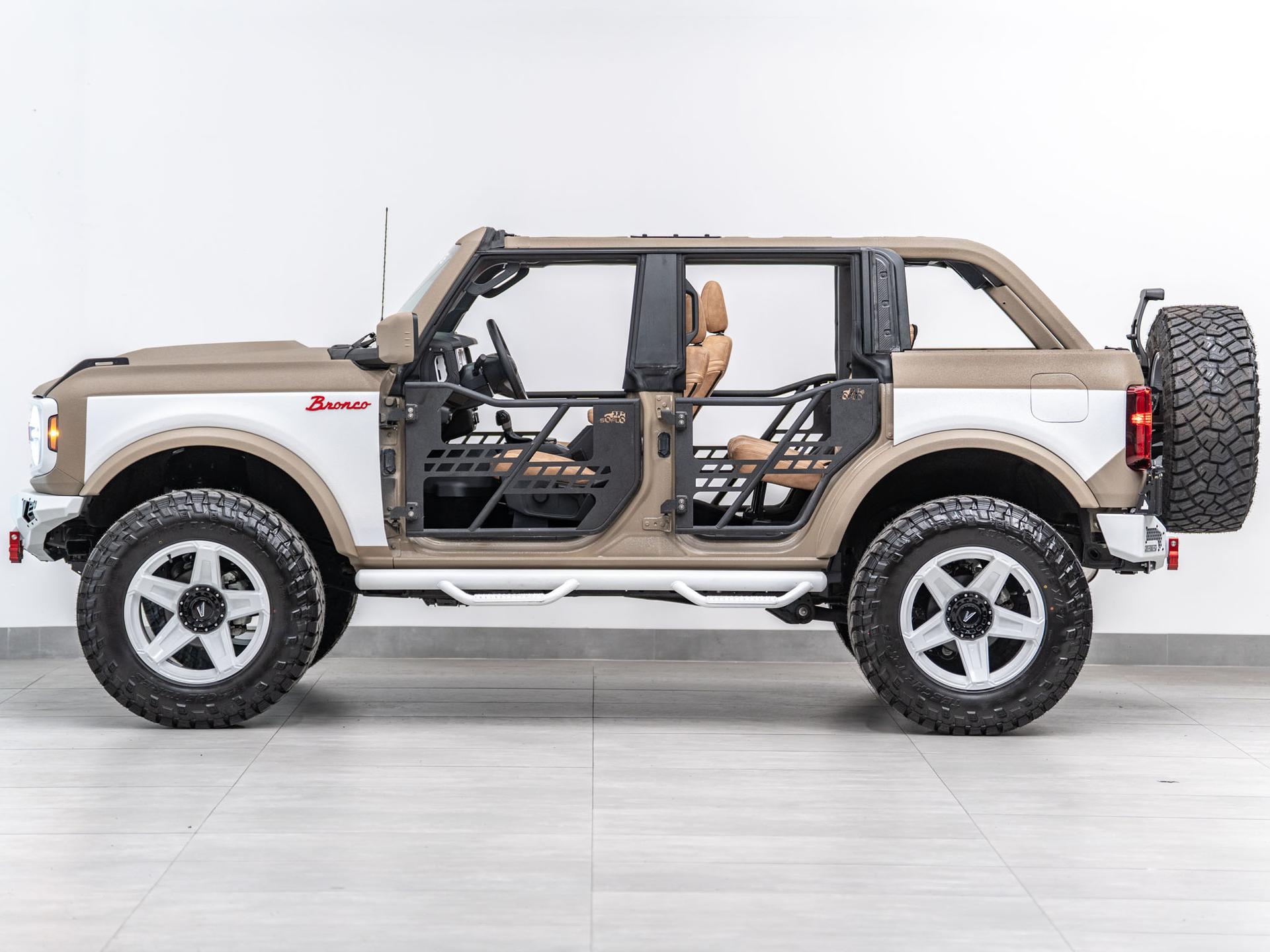 2026 FORD BRONCO 4X4 in Tan, photo 27 of 58