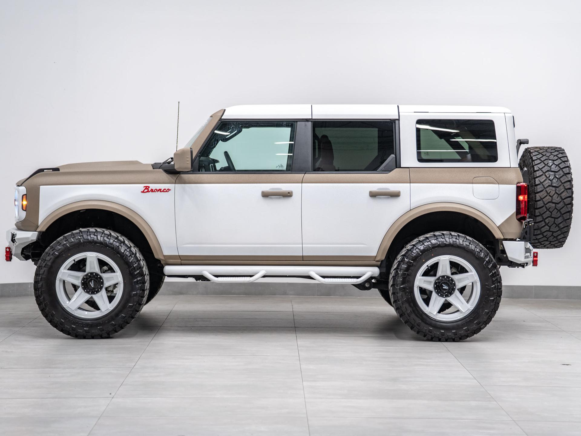2026 FORD BRONCO 4X4 in Tan, photo 8 of 58