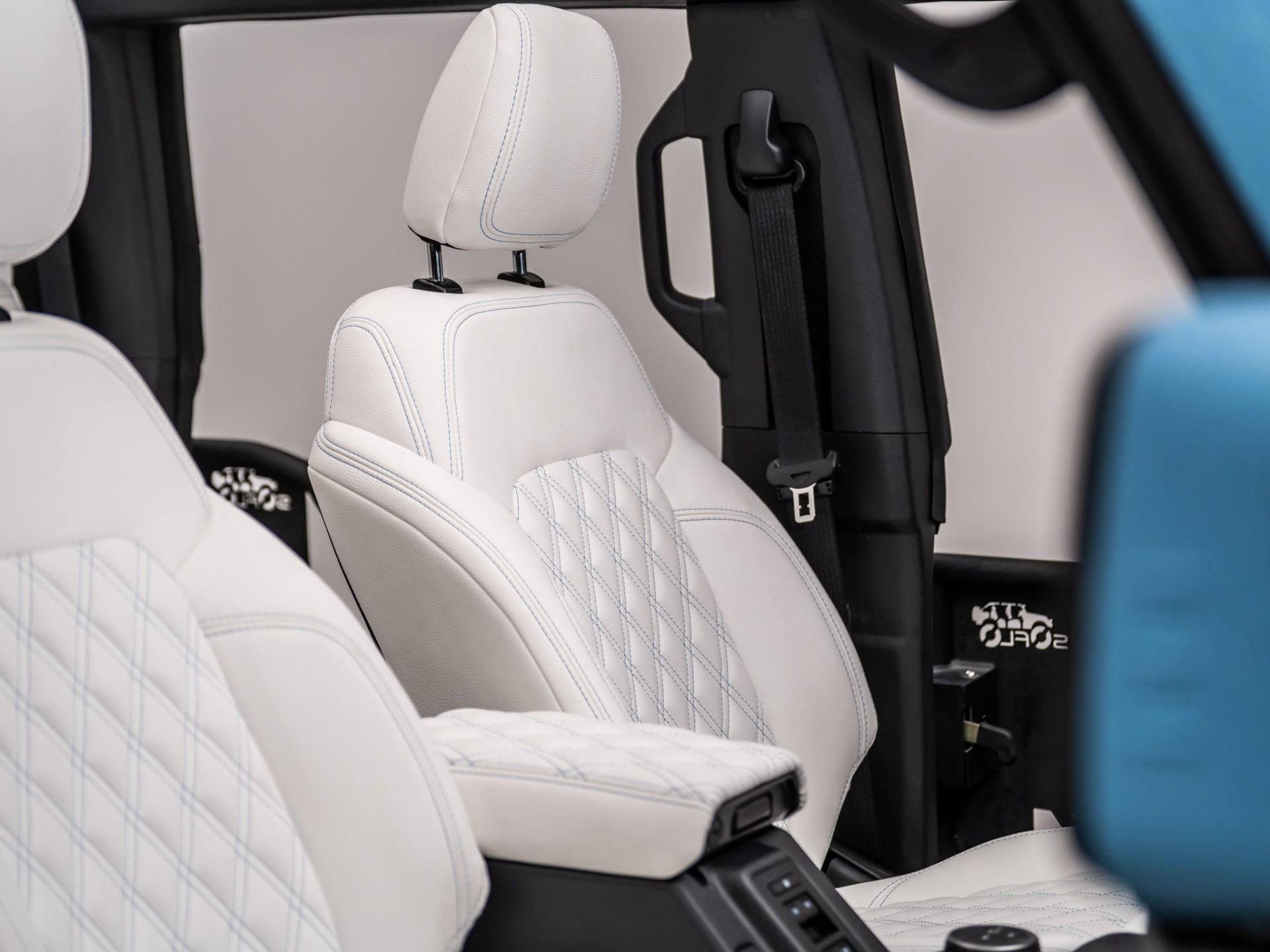 2025 FORD BRONCO 4X4 in Baby Blue, photo 31 of 55