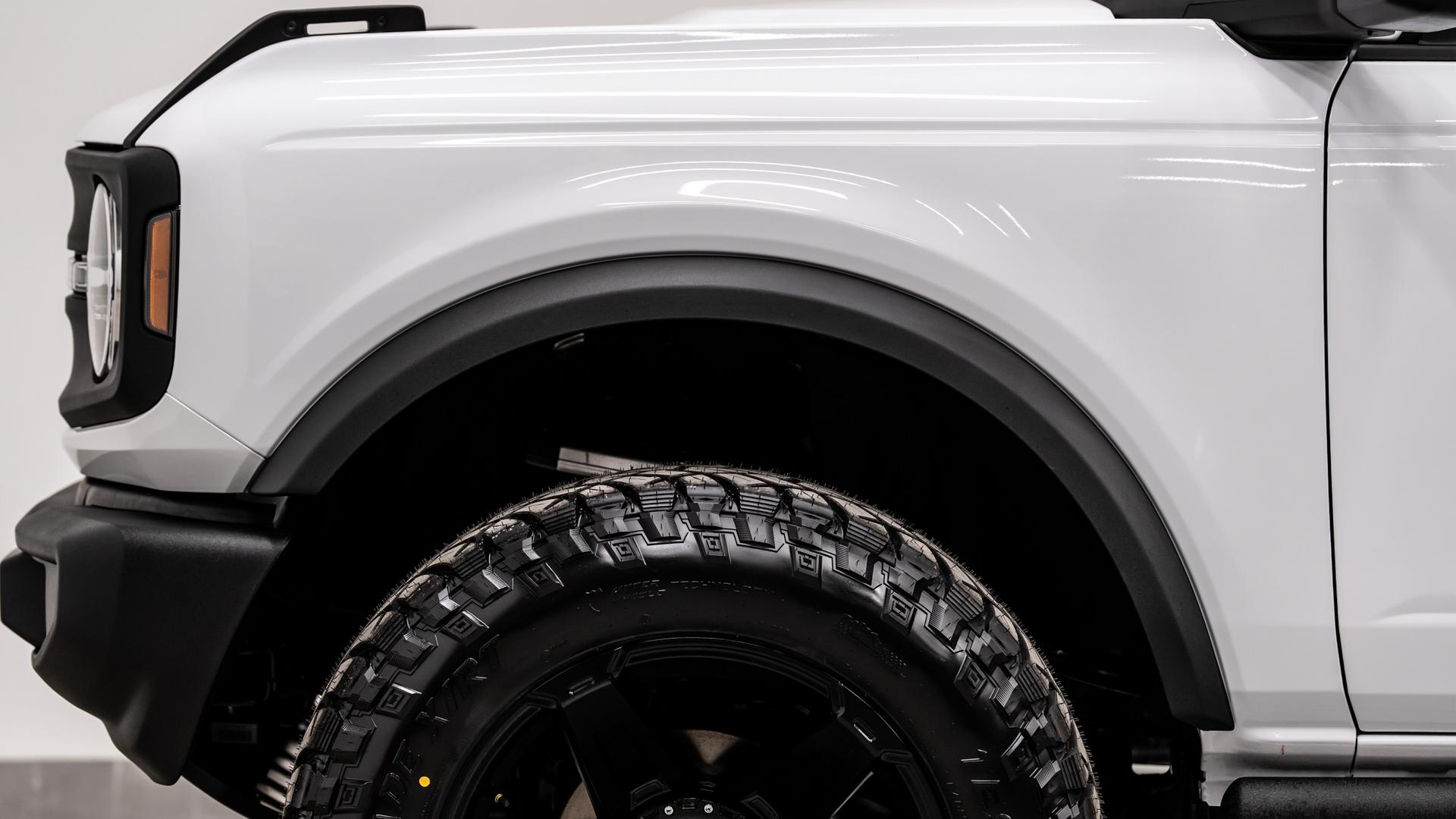 2024 FORD BRONCO 4X4 in Oxford White, photo 24 of 55