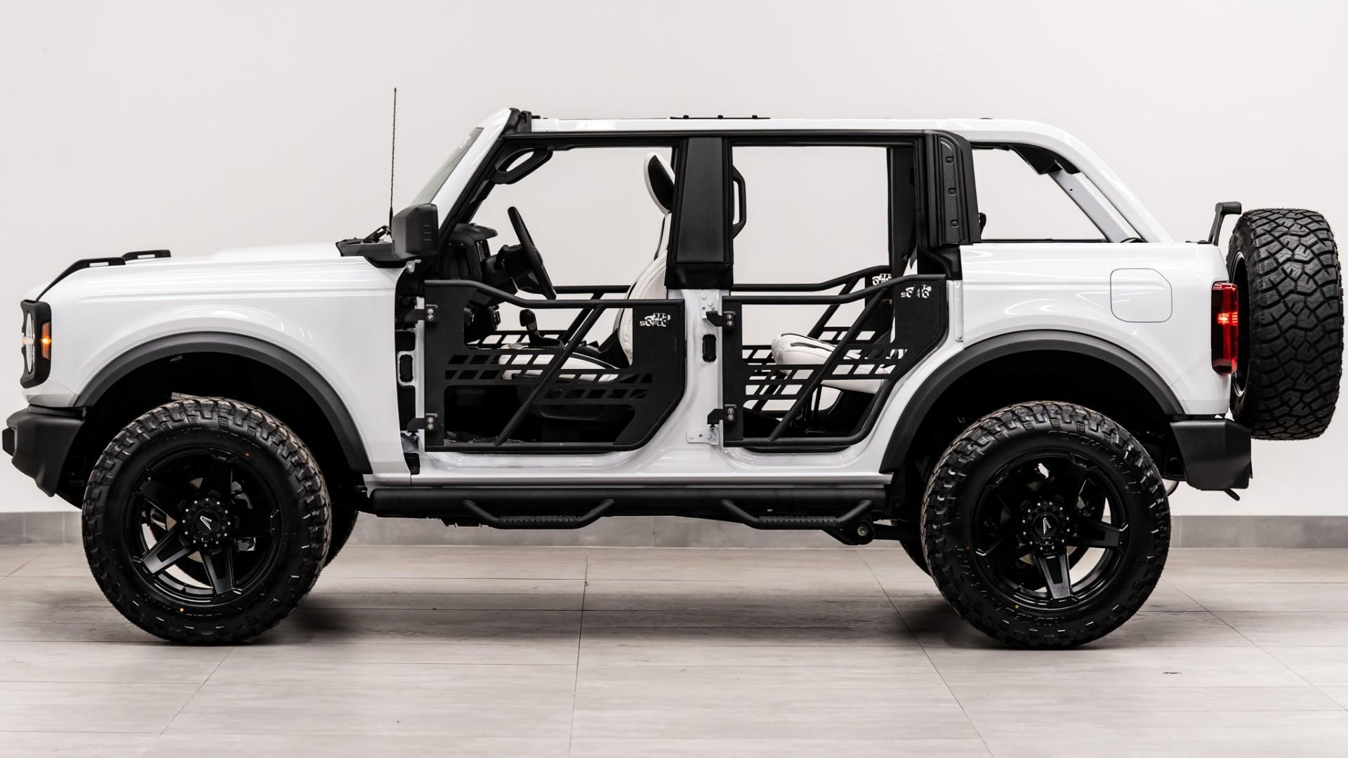 2024 FORD BRONCO 4X4 in Oxford White, photo 23 of 55