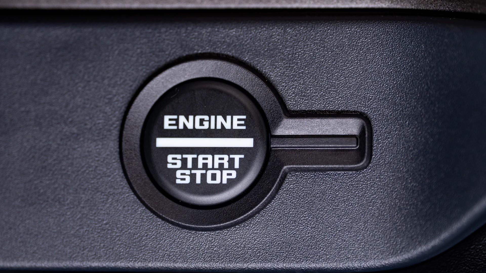 2024 FORD BRONCO 4X4 in Oxford White, photo 45 of 55