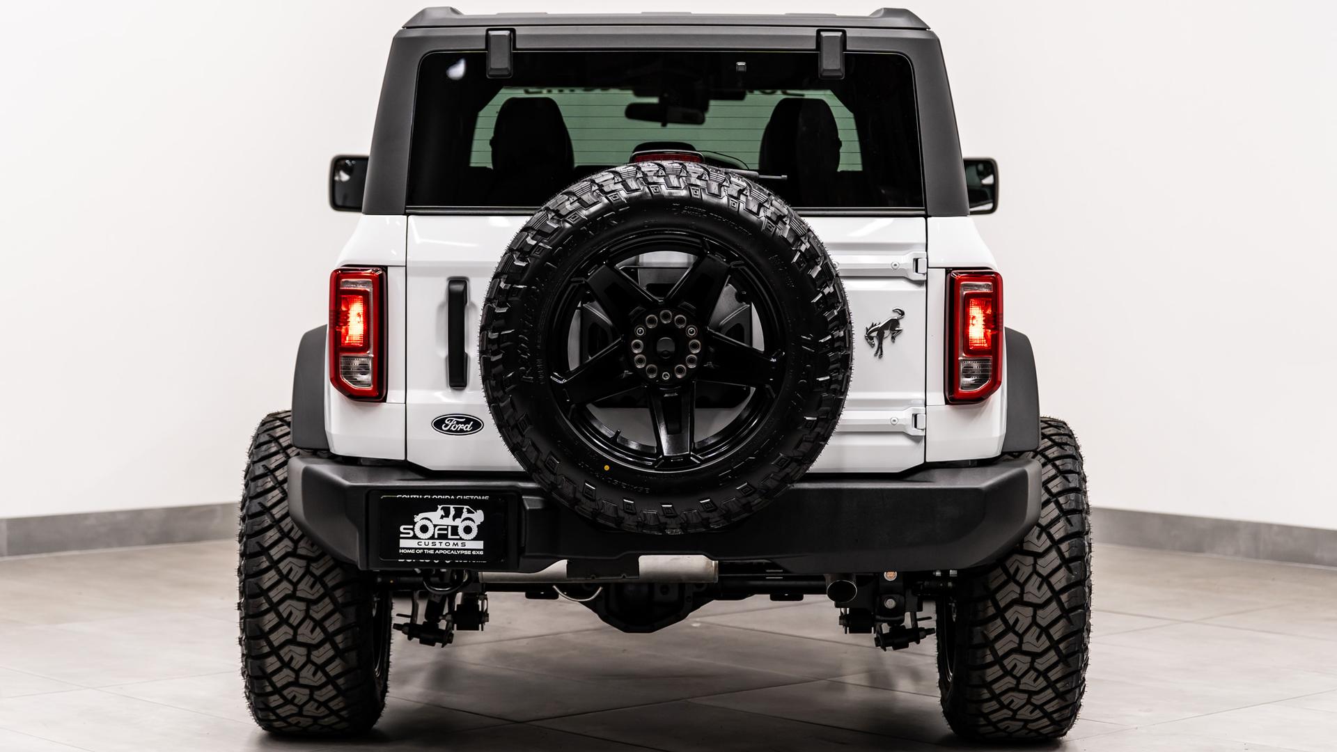 2024 FORD BRONCO 4X4 in Oxford White, photo 11 of 55