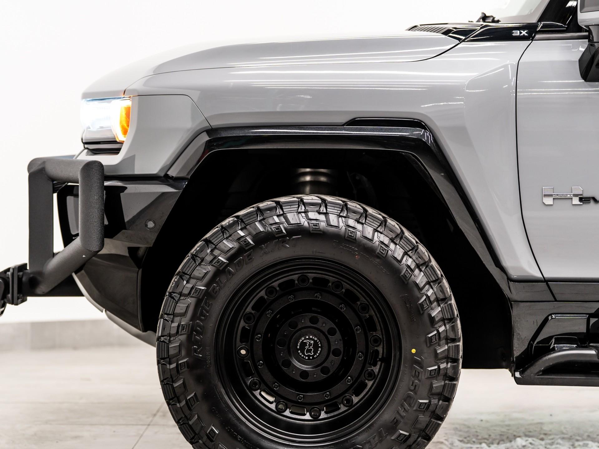 2025 GMC HUMMER EV 2X in METEORITE METALLIC (GREY), photo 23 of 57