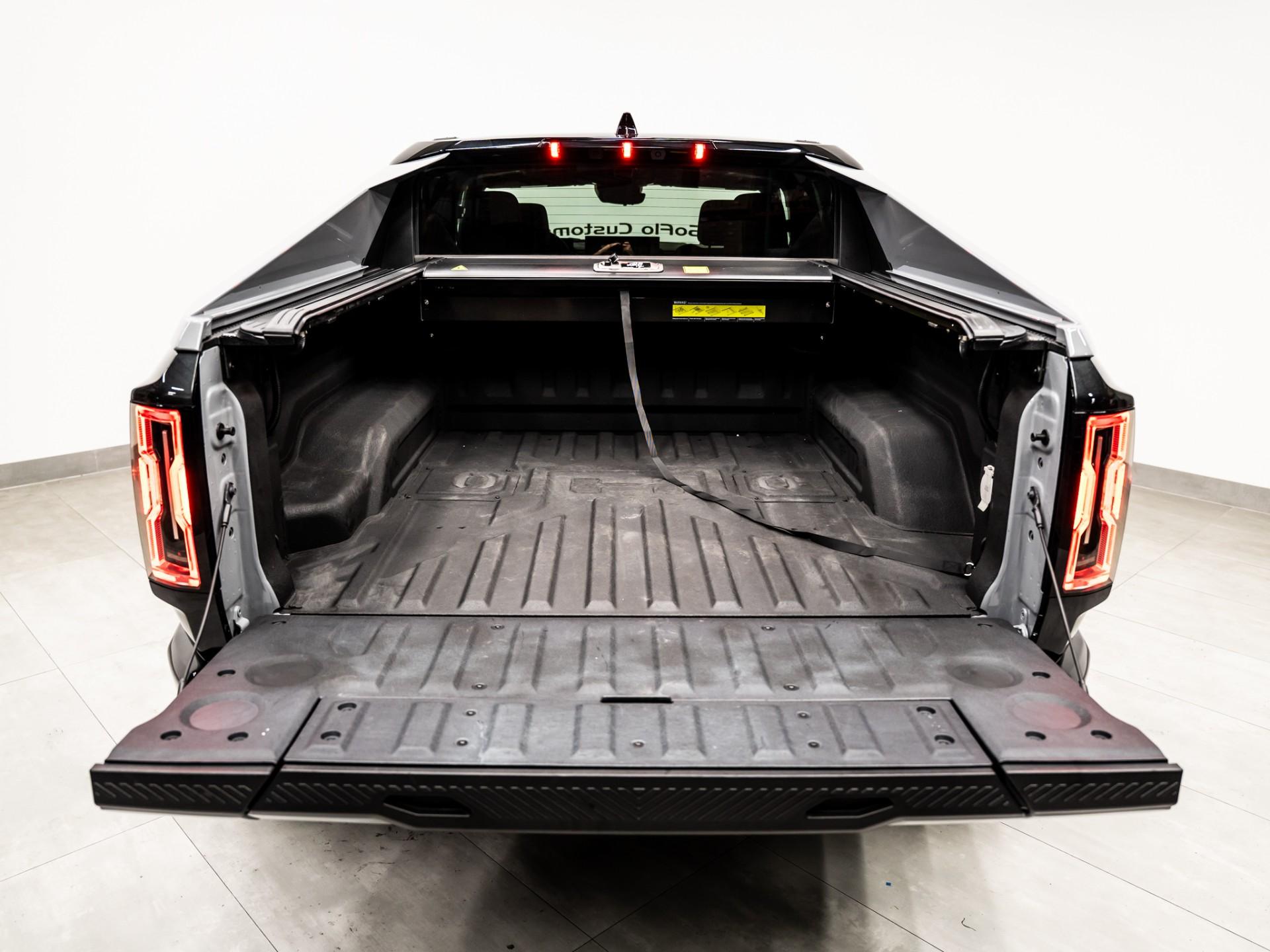 2025 GMC HUMMER EV 2X in METEORITE METALLIC (GREY), photo 19 of 57