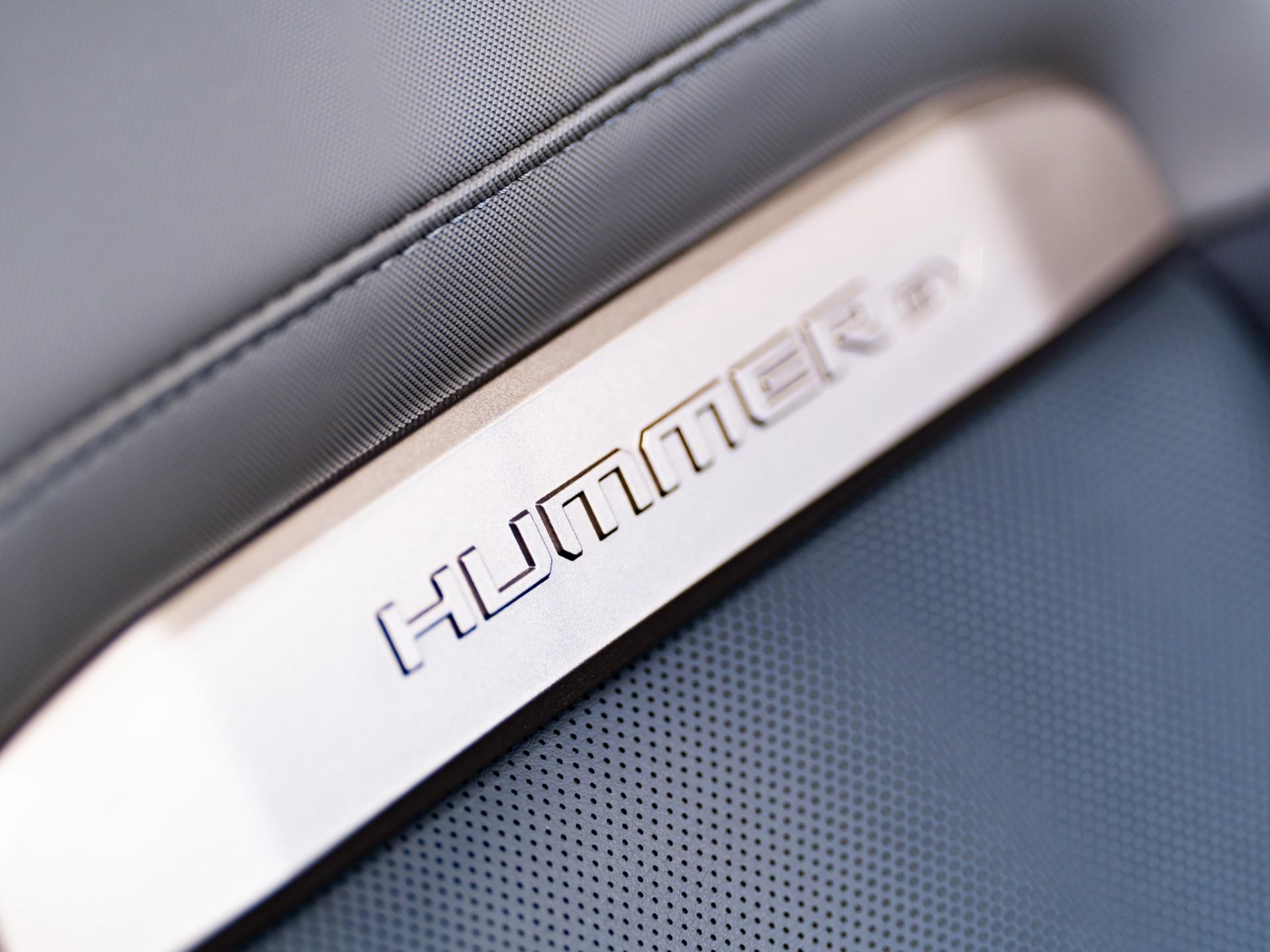 2025 GMC HUMMER EV 2X in METEORITE METALLIC (GREY), photo 45 of 57