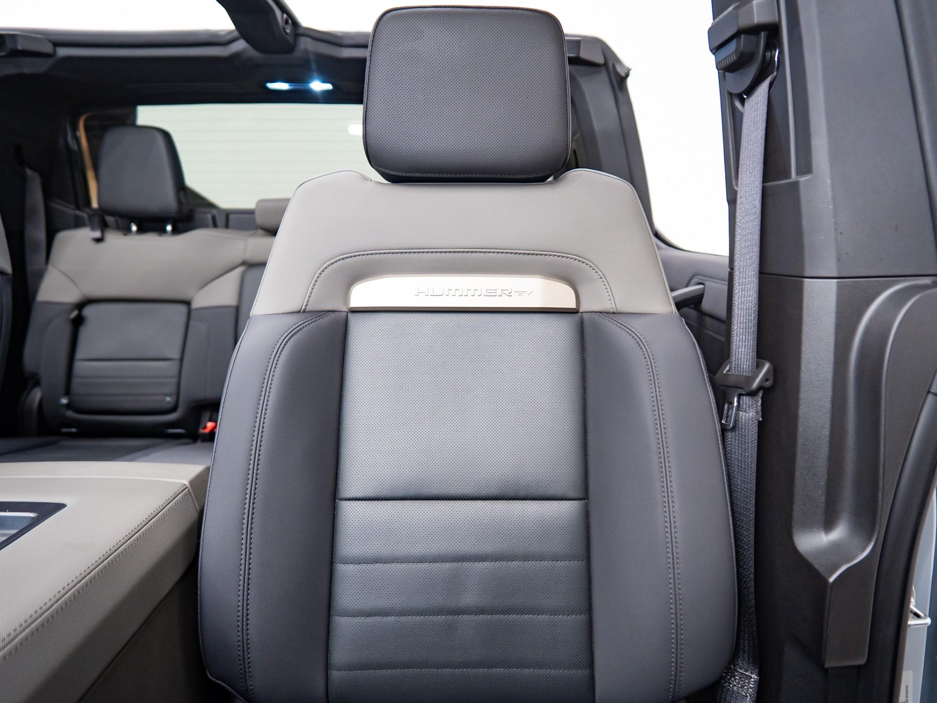 2025 GMC HUMMER EV 2X in METEORITE METALLIC (GREY), photo 35 of 57