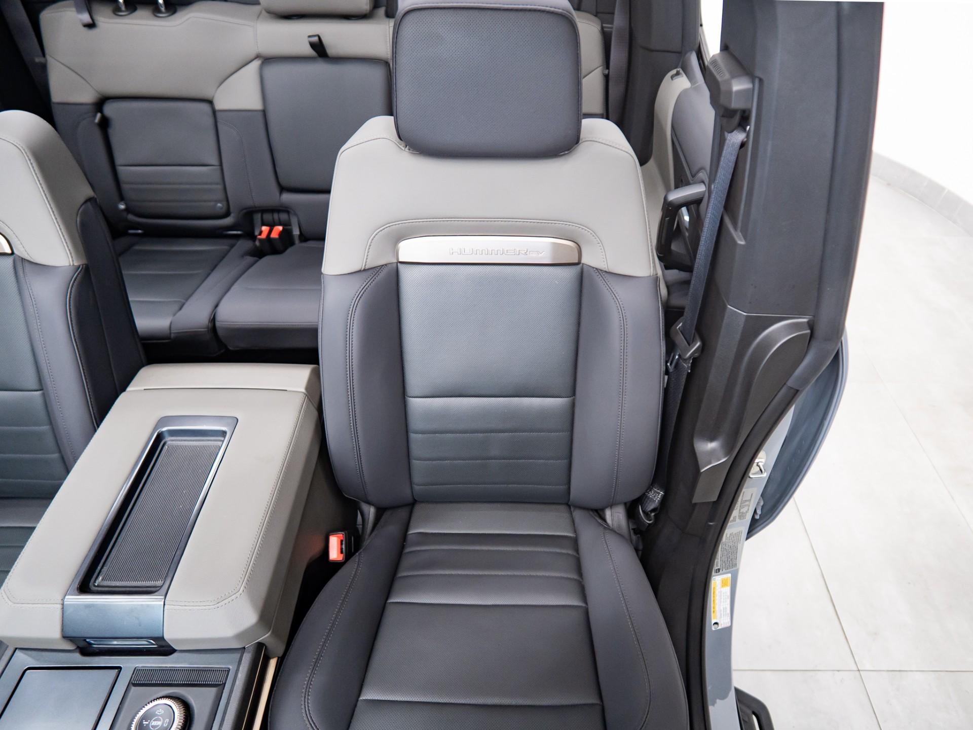 2025 GMC HUMMER EV 2X in METEORITE METALLIC (GREY), photo 34 of 57