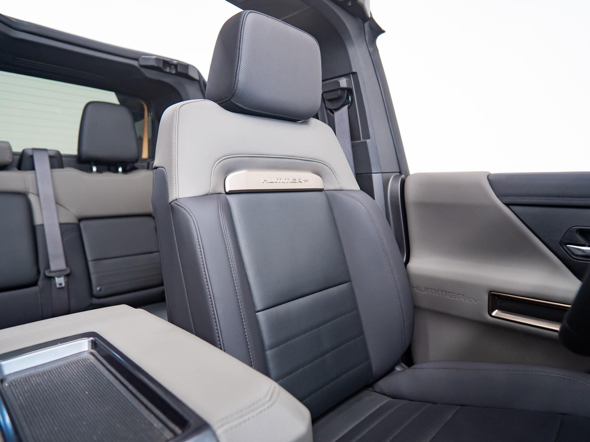 2025 GMC HUMMER EV 2X in METEORITE METALLIC (GREY), photo 32 of 57