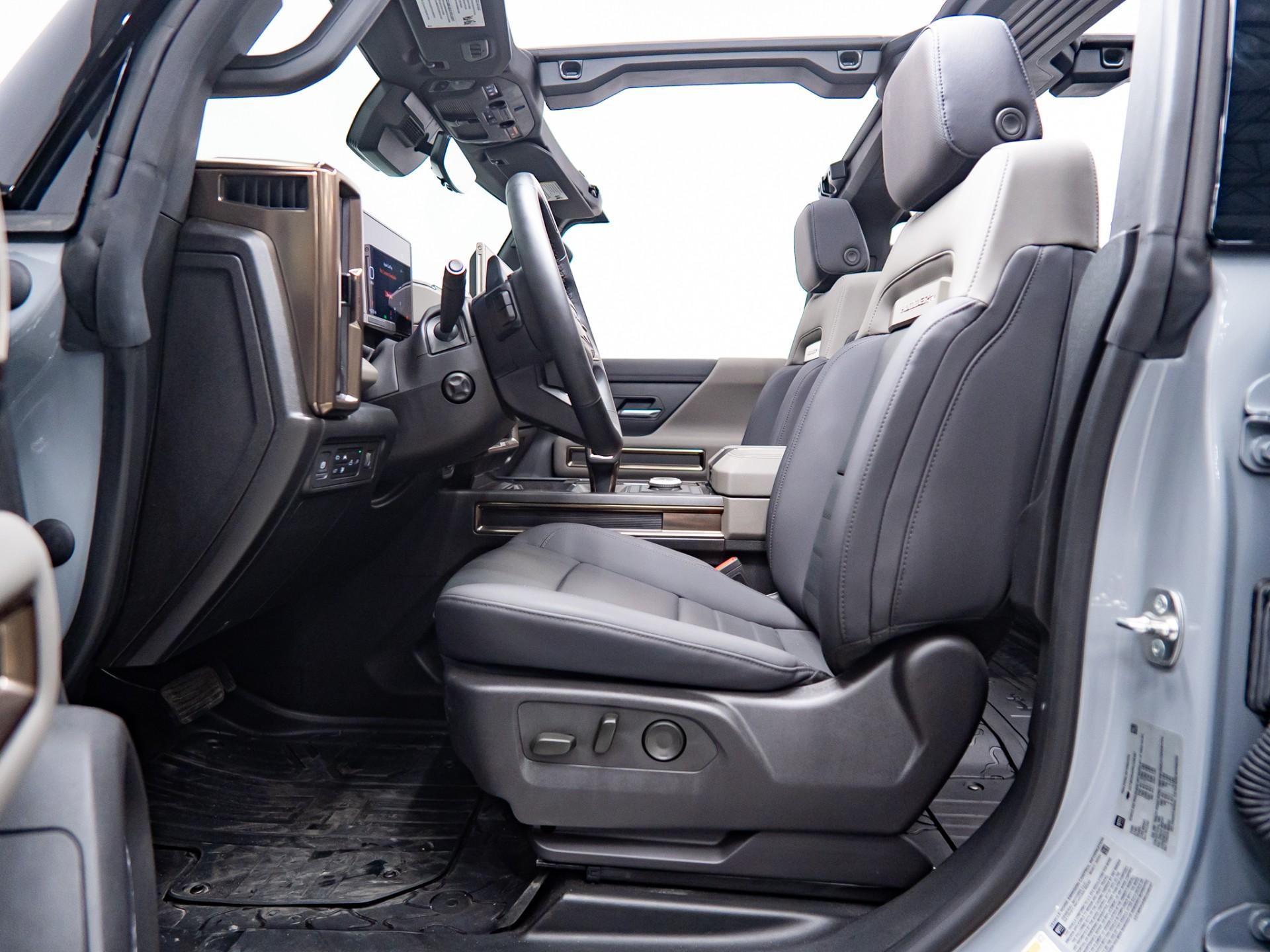 2025 GMC HUMMER EV 2X in METEORITE METALLIC (GREY), photo 29 of 57