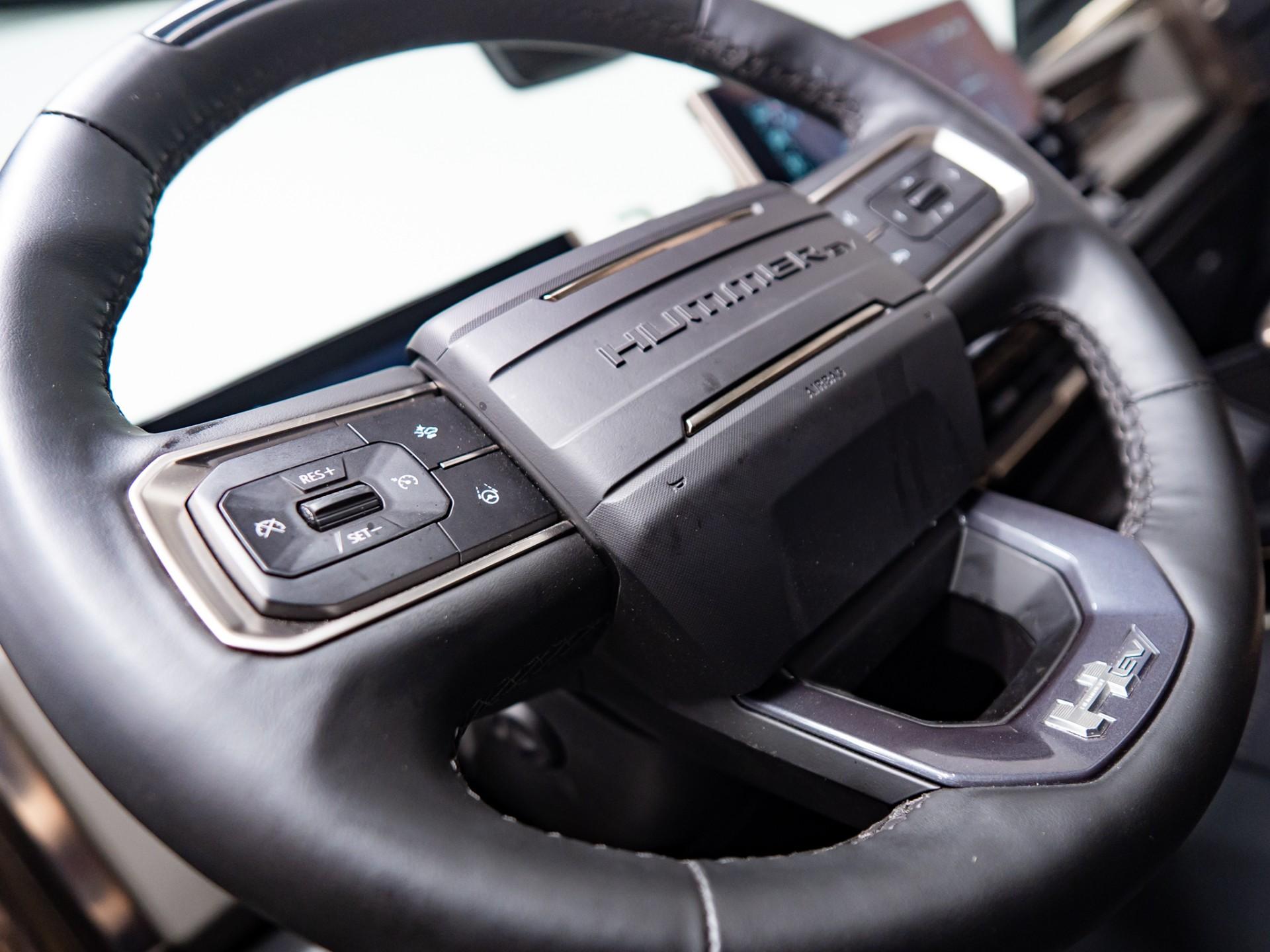 2025 GMC HUMMER EV 2X in METEORITE METALLIC (GREY), photo 39 of 57