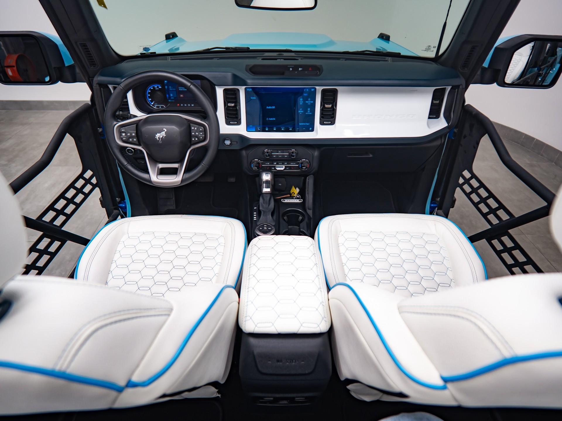 2024 FORD BRONCO 4X4 in Blue, photo 4 of 50