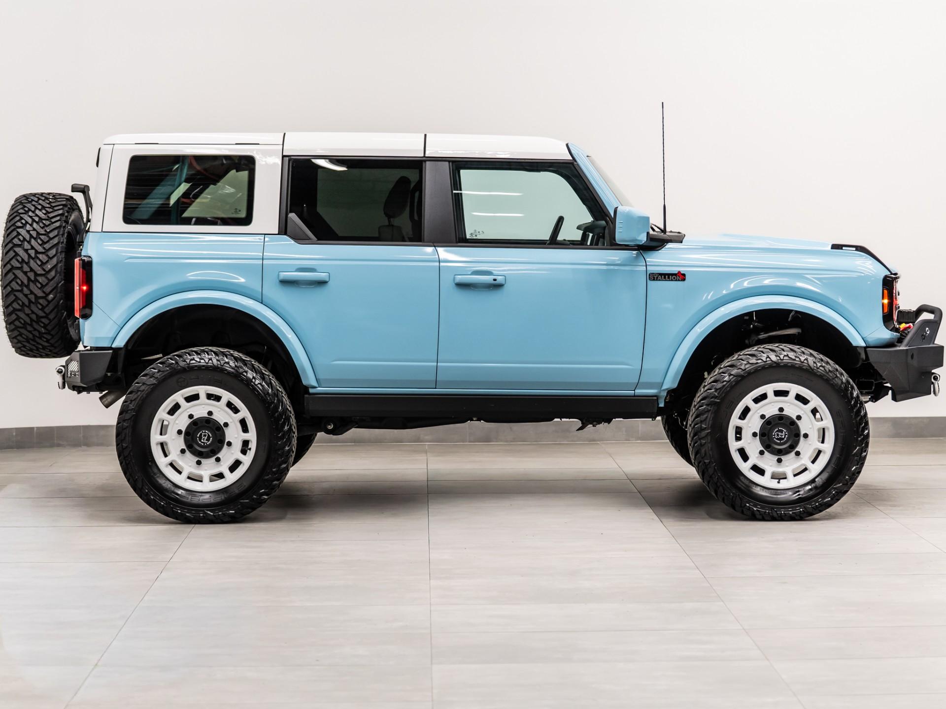 2024 FORD BRONCO 4X4 in Blue, photo 18 of 50