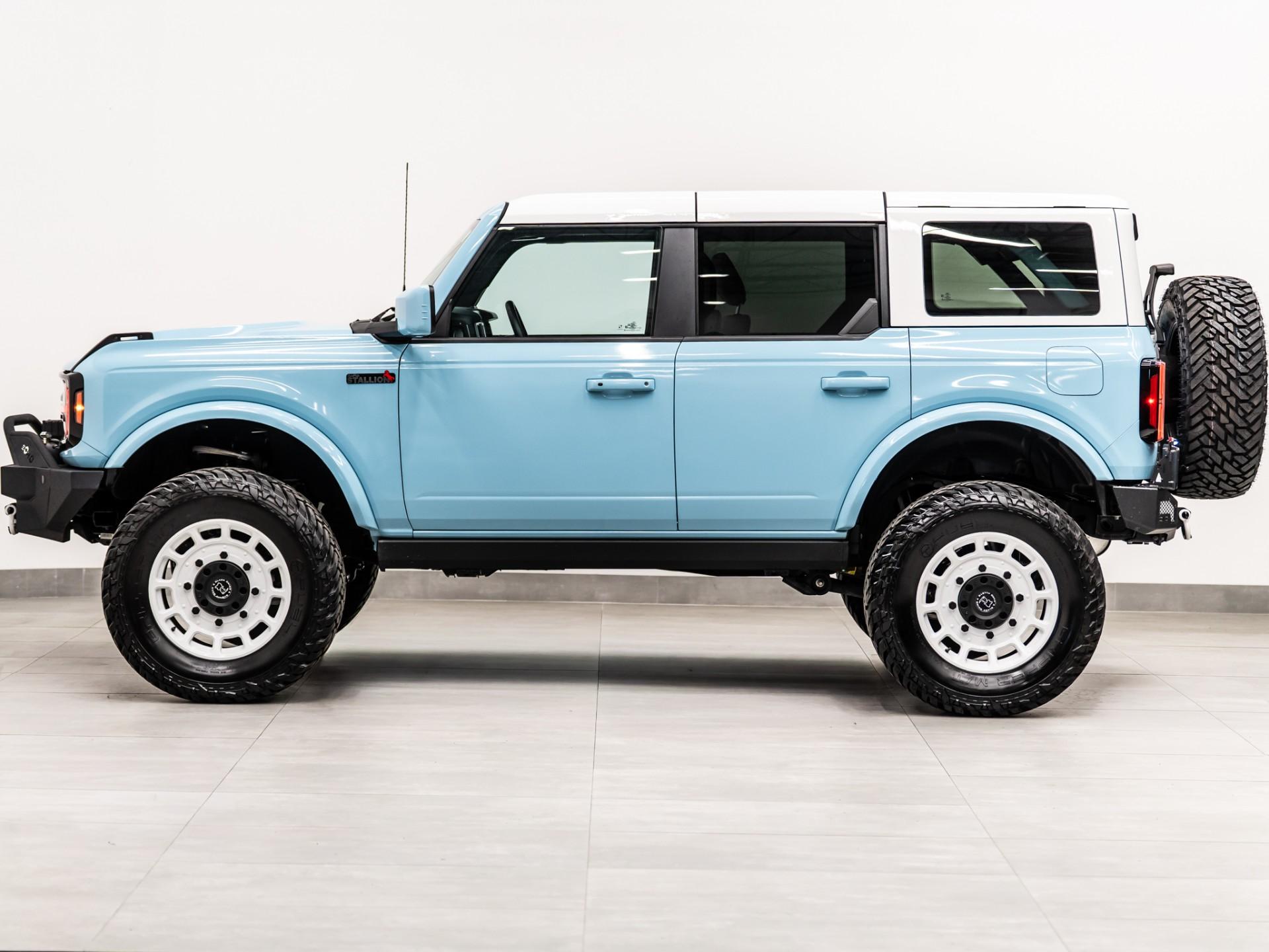 2024 FORD BRONCO 4X4 in Blue, photo 13 of 50