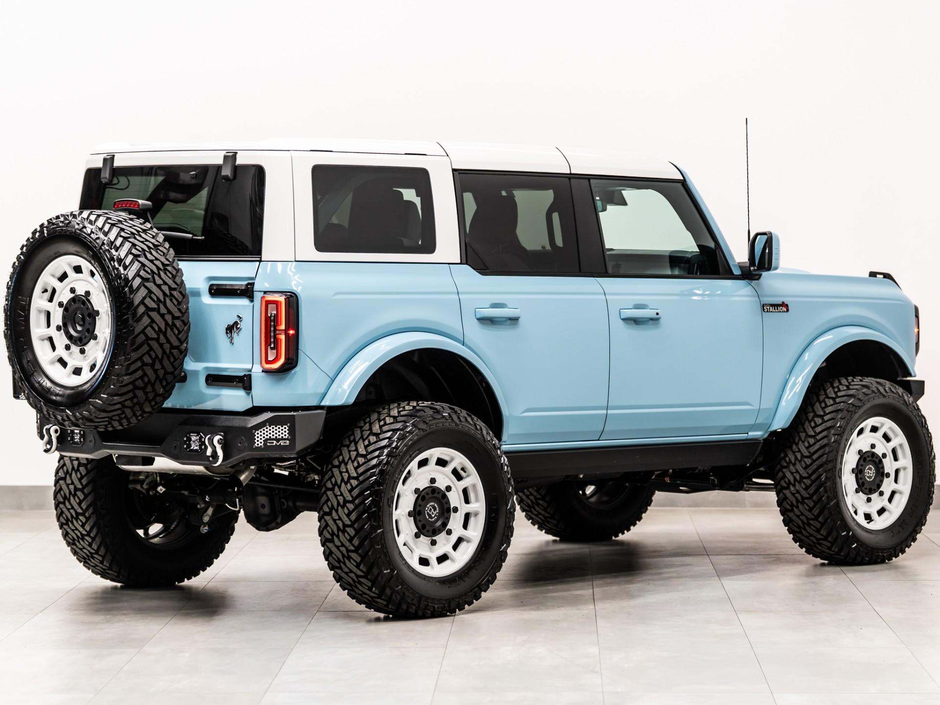 2024 FORD BRONCO 4X4 in Blue, photo 17 of 50