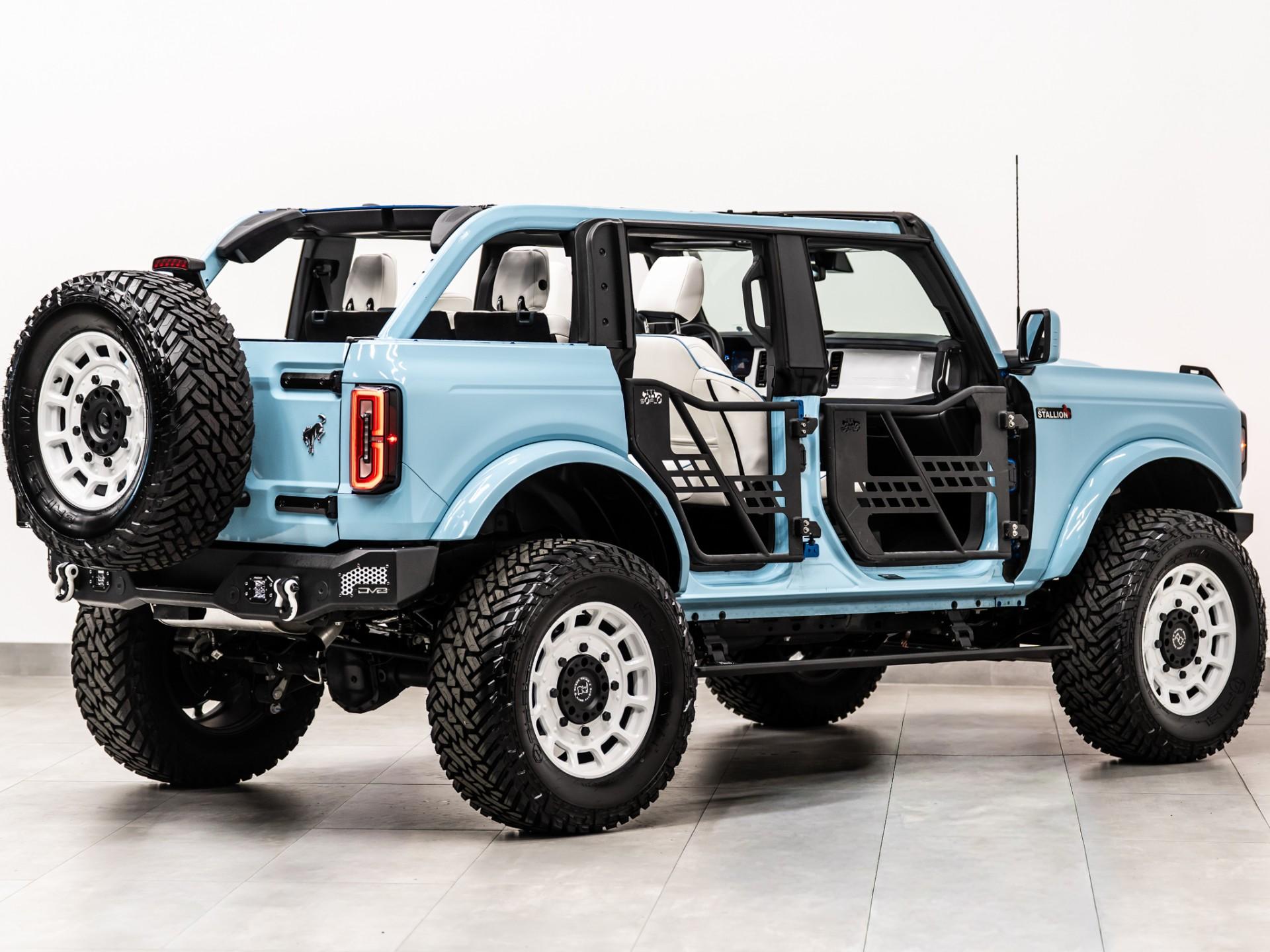 2024 FORD BRONCO 4X4 in Blue, photo 19 of 50