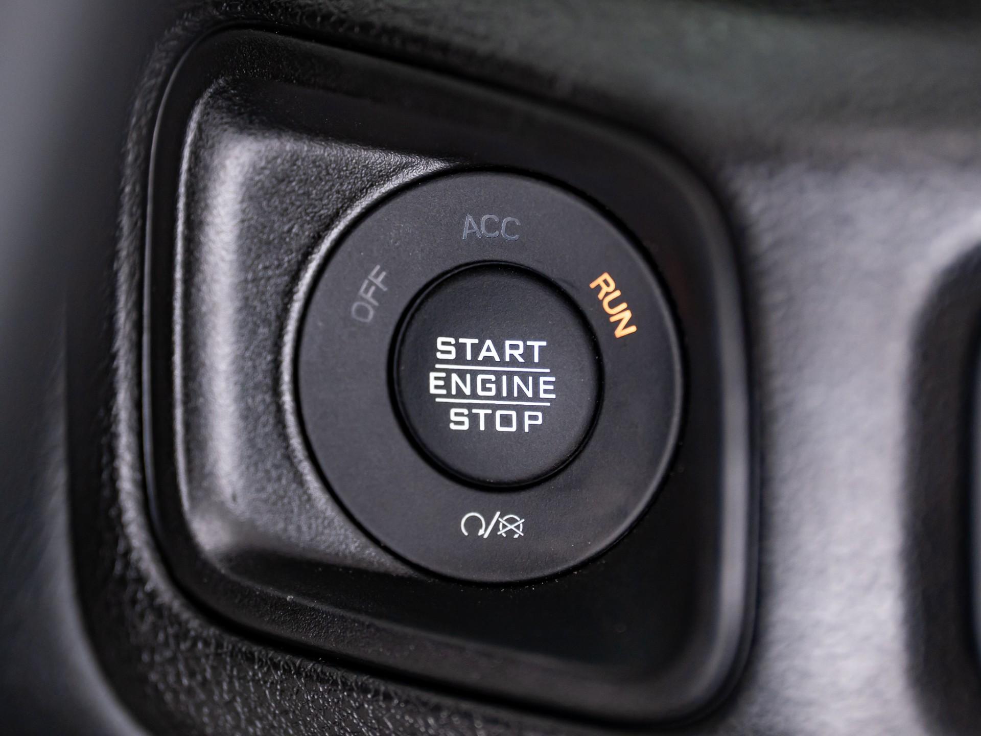 2026 JEEP WRANGLER 4X4 in Granite Crystal Metallic Clearcoat, photo 44 of 58